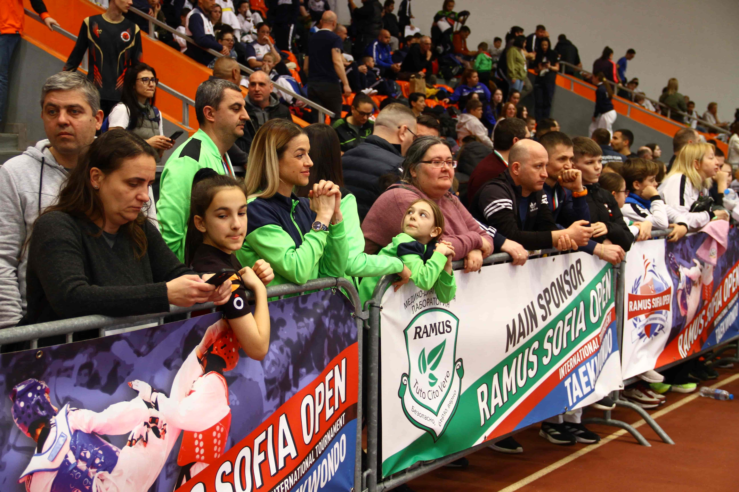 PhotoAdrenaline.com - BACKSTAGE фотография