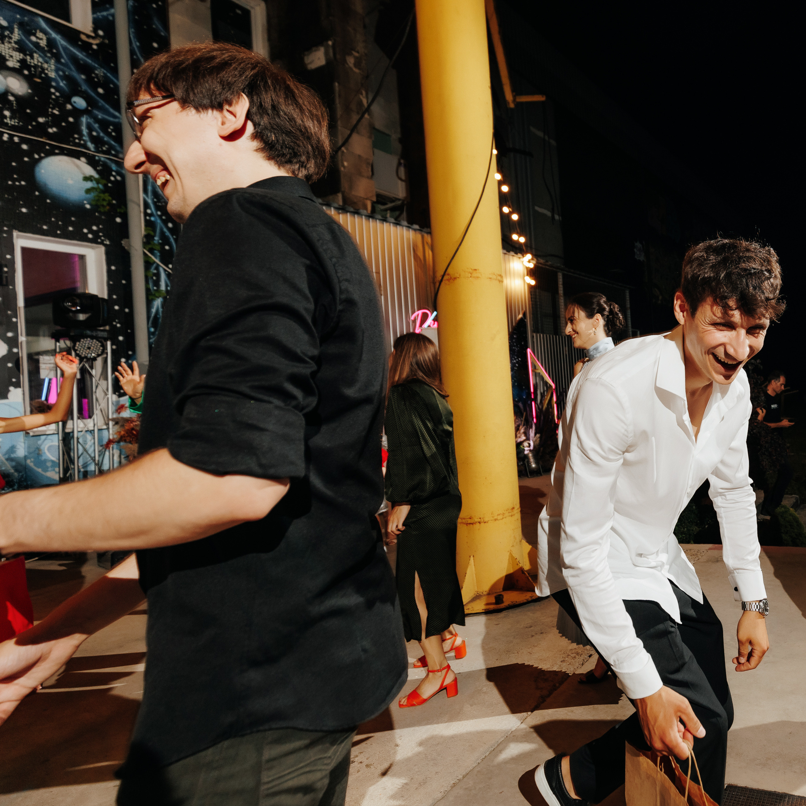 Drunk in love. Servicii Foto Video în Chișinău și Europa ID-Brothers