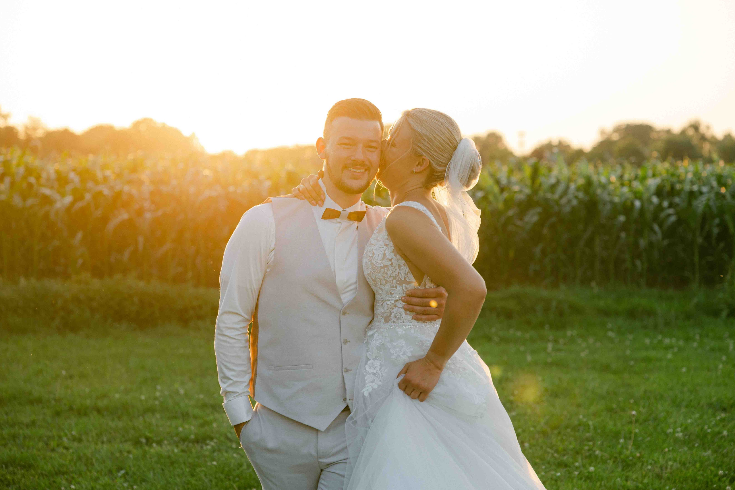 sonnenuntergang fotoshooting bei hochzeit im ak happiness 