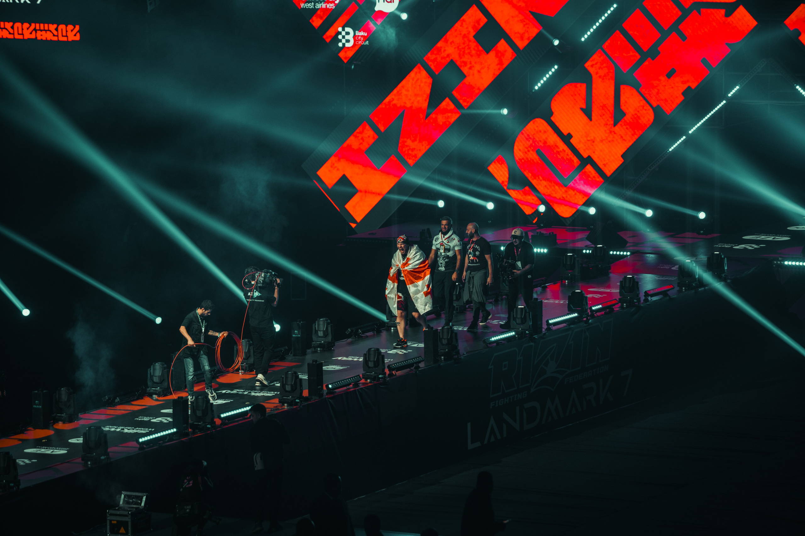 R1Z1N. Commercial and Event photographer Eltaj