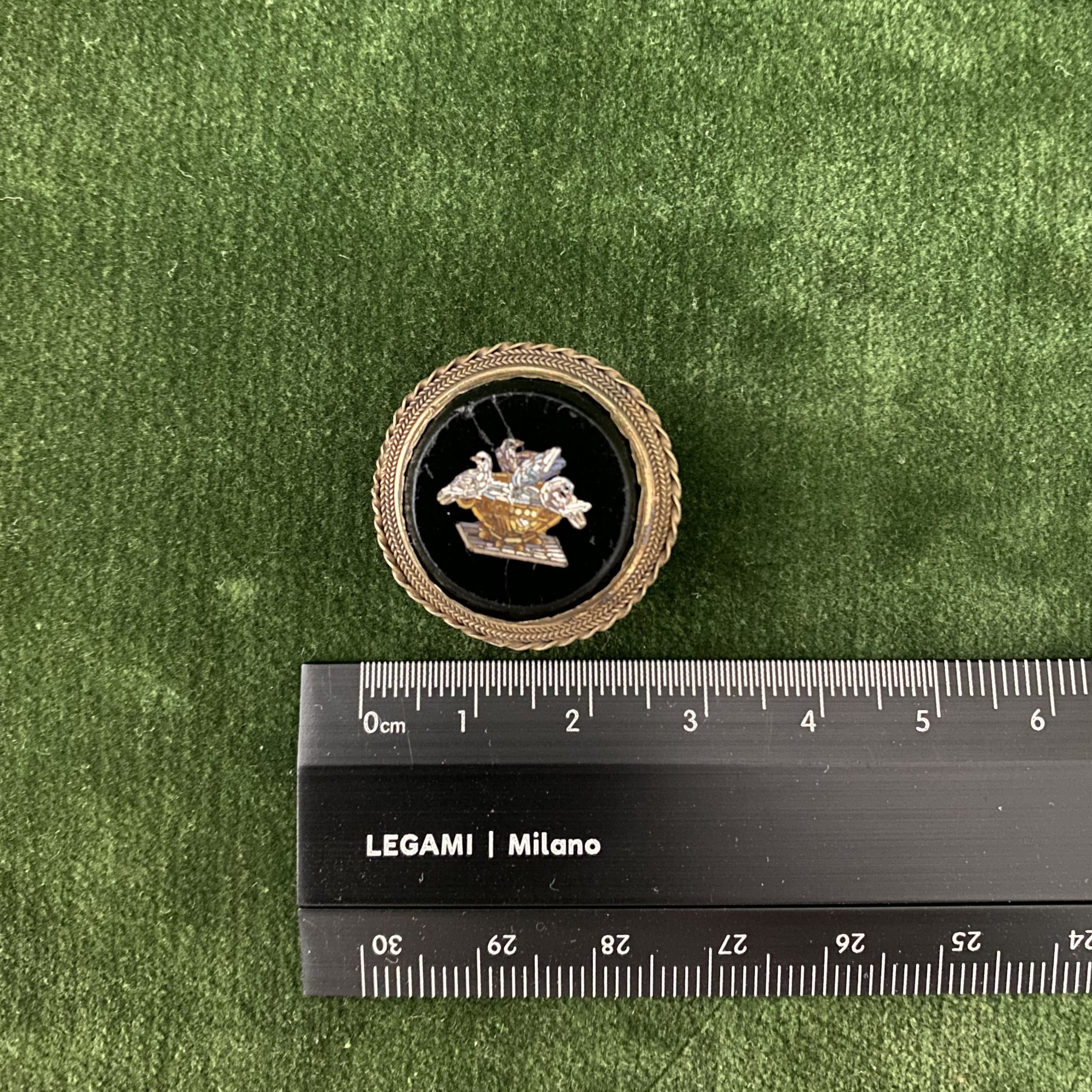 Mosaicbutton. Современнные и актикварные украшения в Барселоне, Москве и Санкт-Петербурге