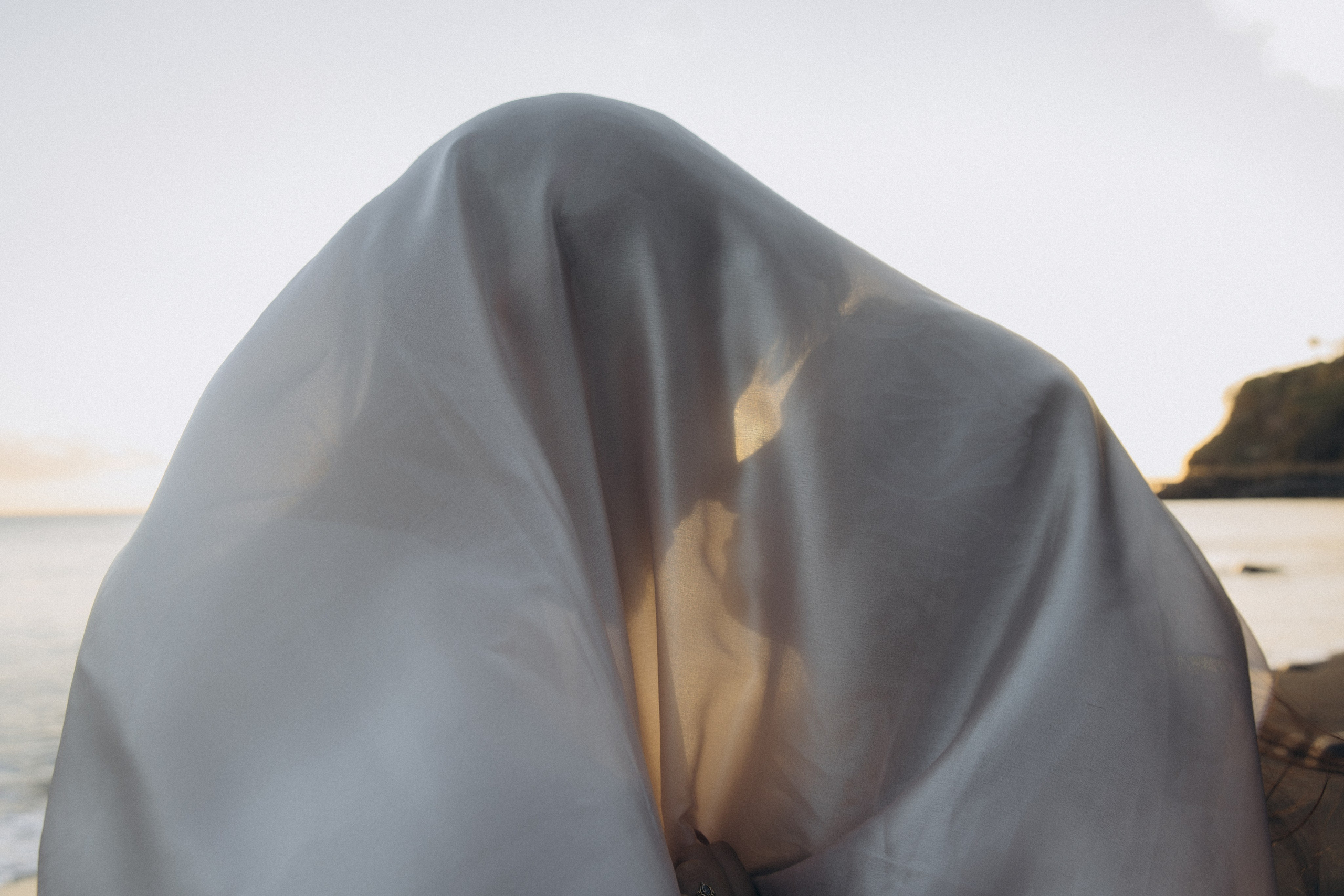 Capturing intimate and heartfelt moments with stunning golden hour backdrops.