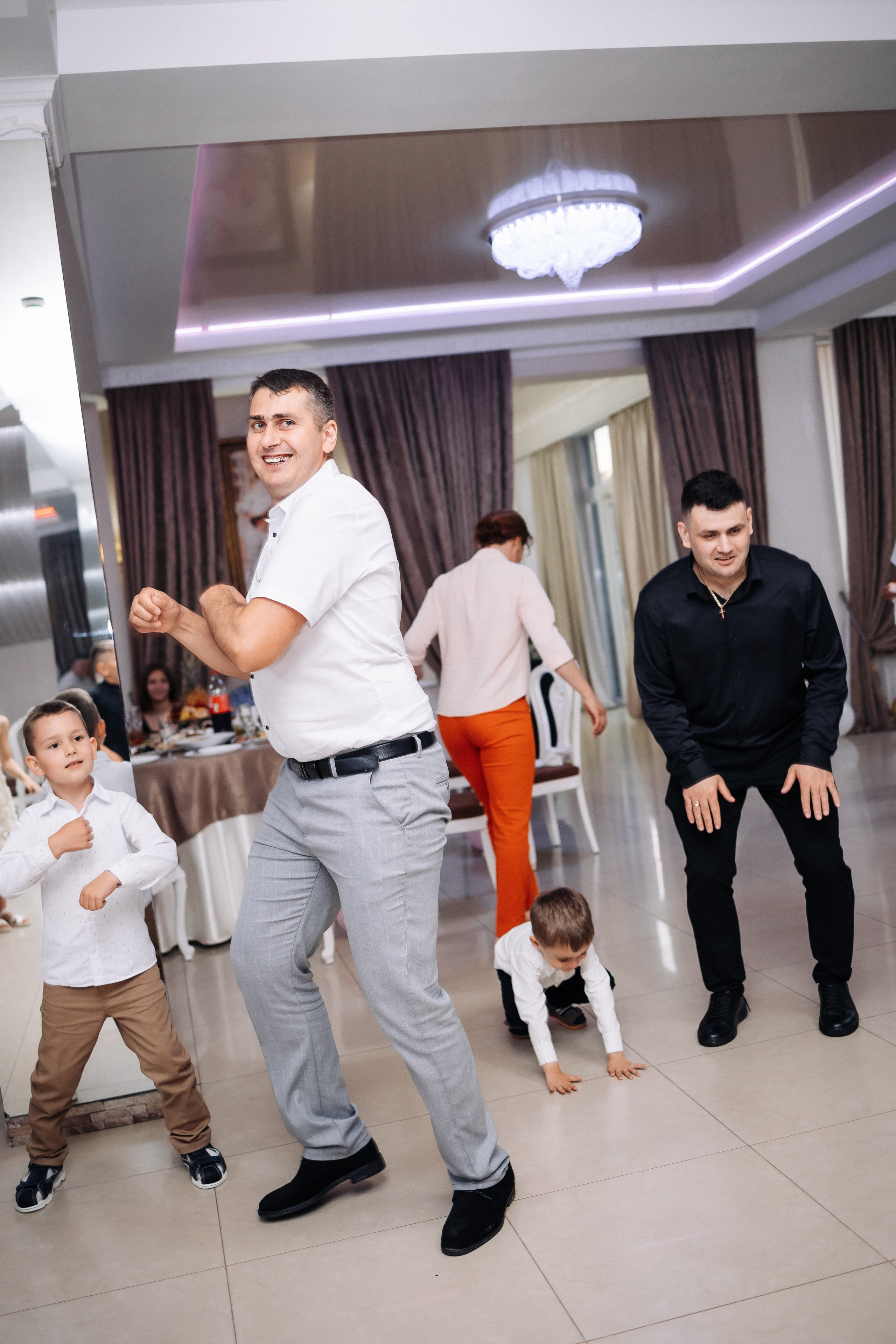 Marius & Amelia. Fotograful evenimentului tău