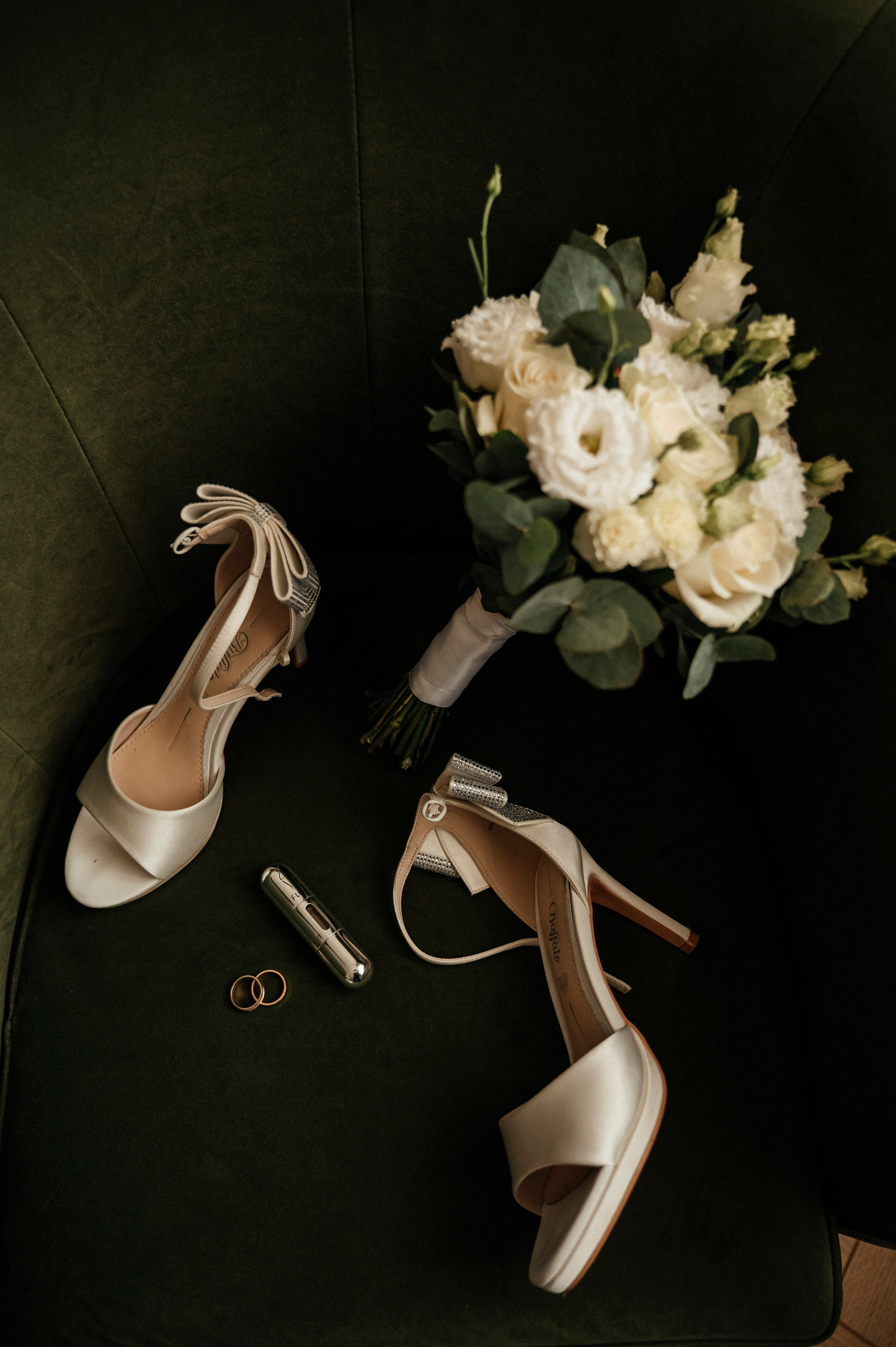 At the Old Hotel. Photographer Tallinn — Wedding | Family | Love Story