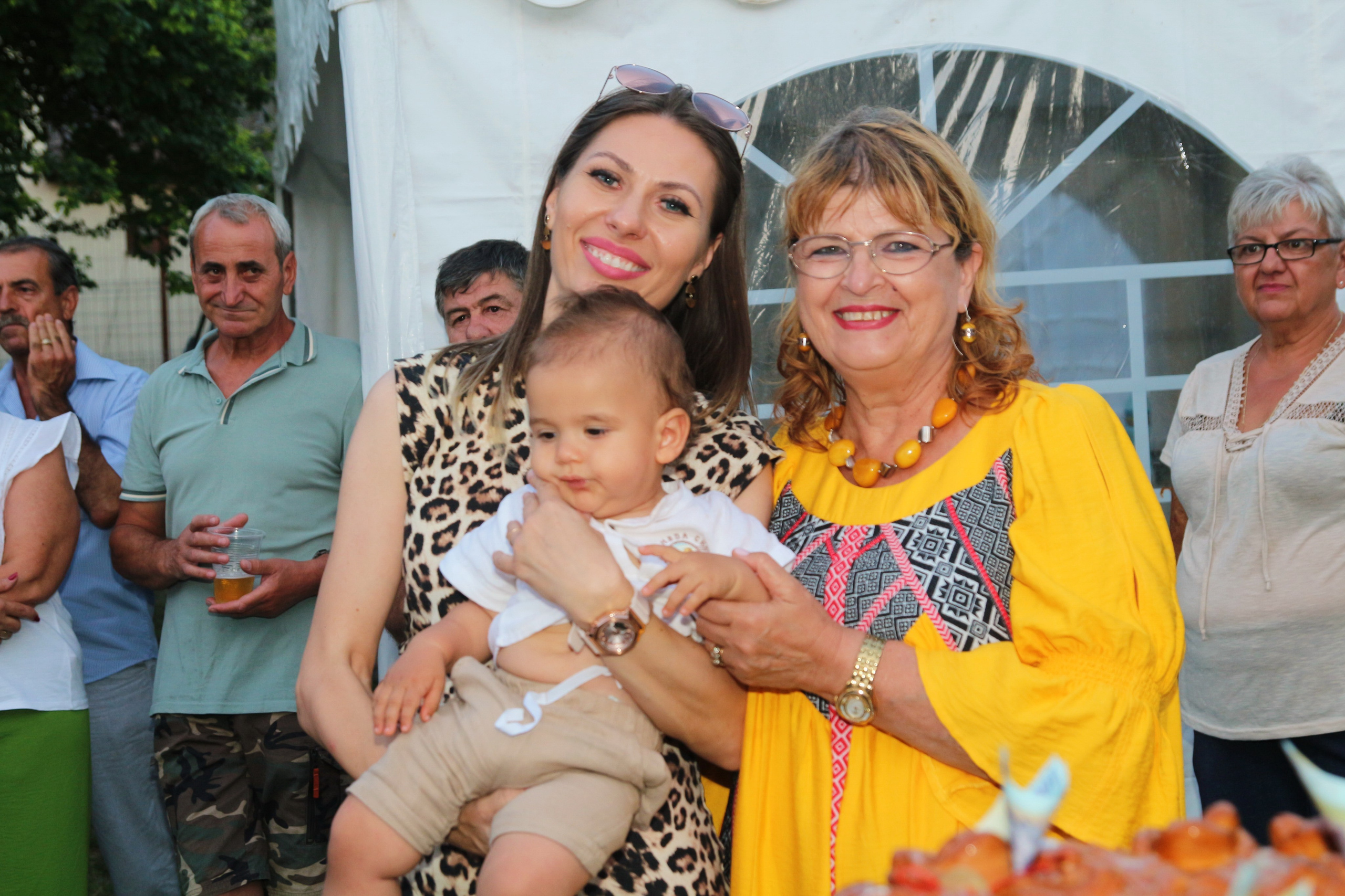 BYZO MEDIA. PETRU BYZO - family and children photographer in ROMANIA