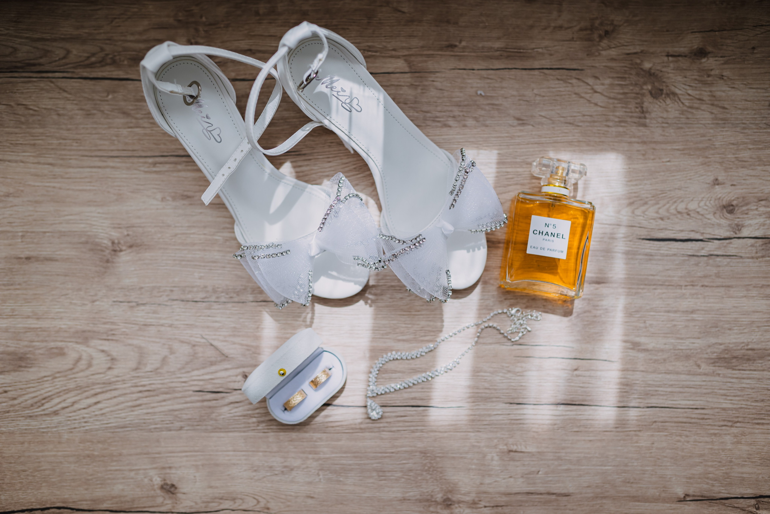 Fotografia de nuntă. Andrei Voicu Fotograf. Povești nescrise, surprinse atent