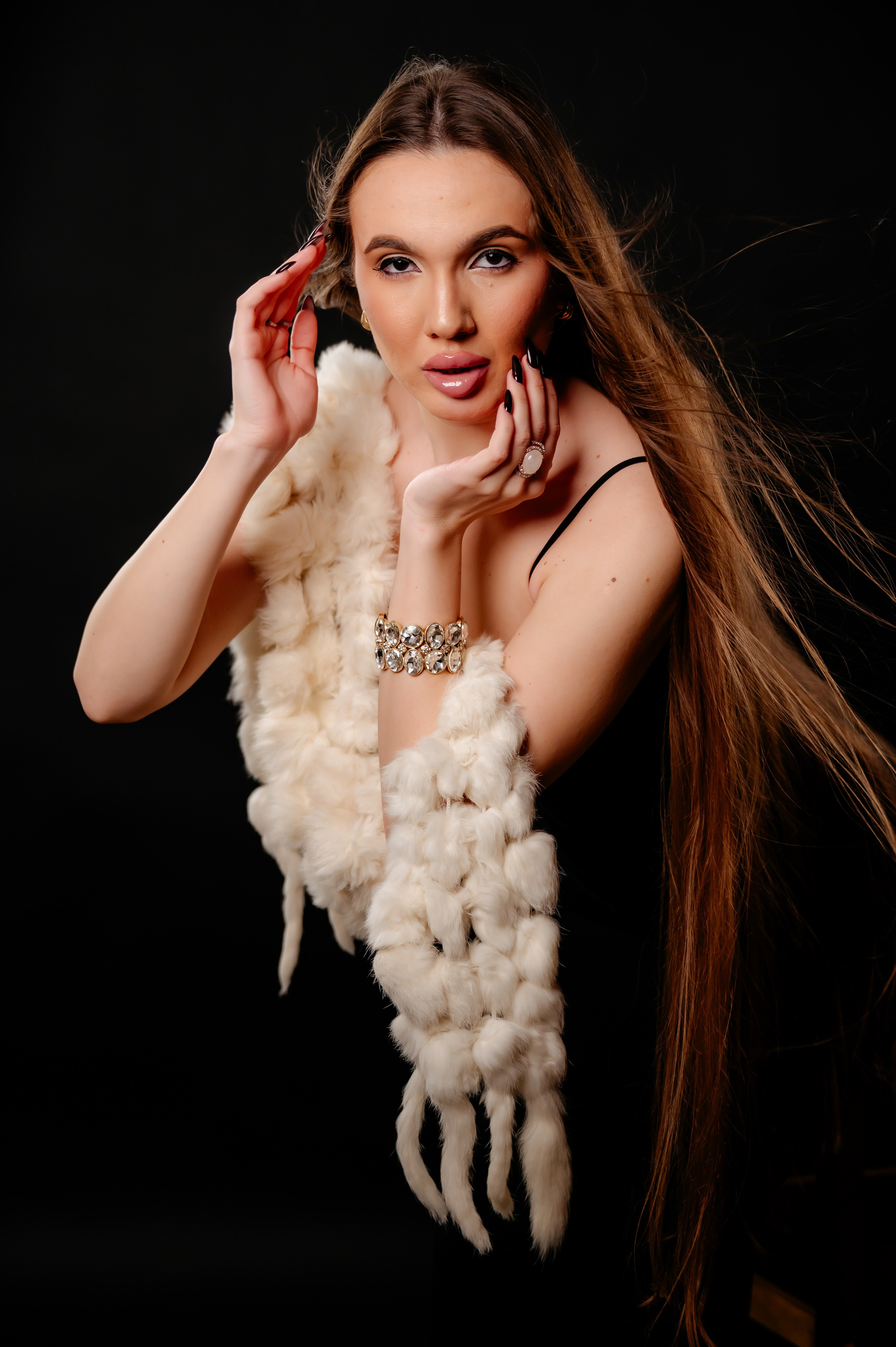 Larisa. Andrei Samuel – Fotograf București | Evenimente, Studio, Imobiliare, Produs