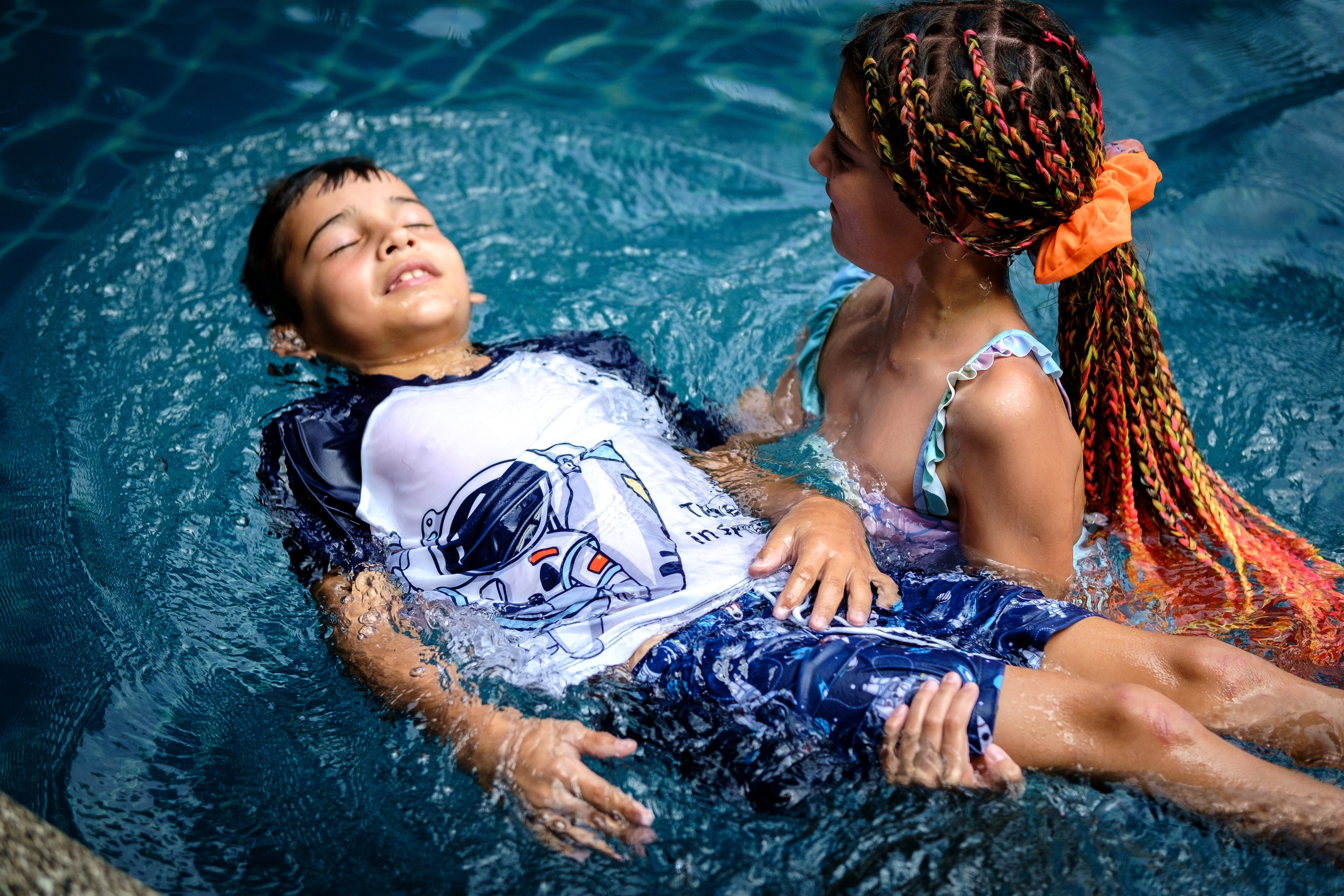 Aqua Dance. Graytail Photo