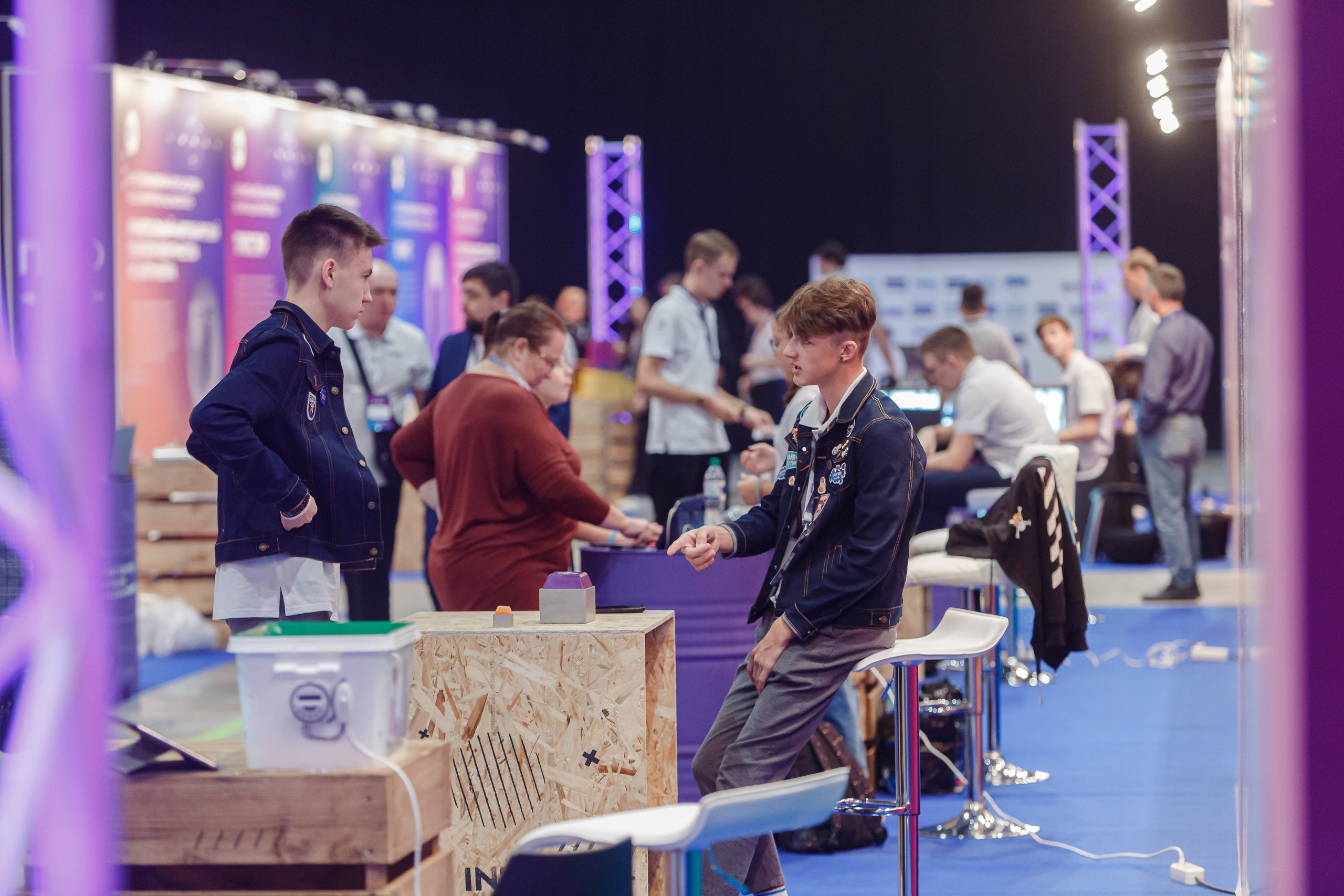 Conferencias. Fotógrafo de retrato, familia y reportajes en Valencia | España | Europa Vitalii Lumier