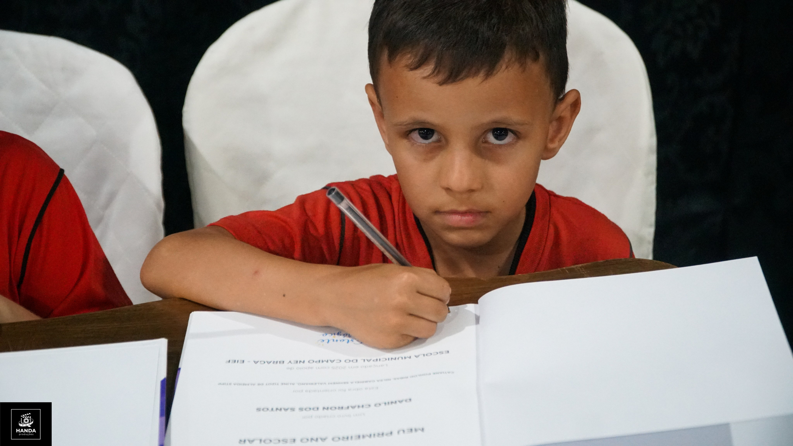 Noite autógrafos colégio Aurélio Buarque de Holanda. Handa Produções