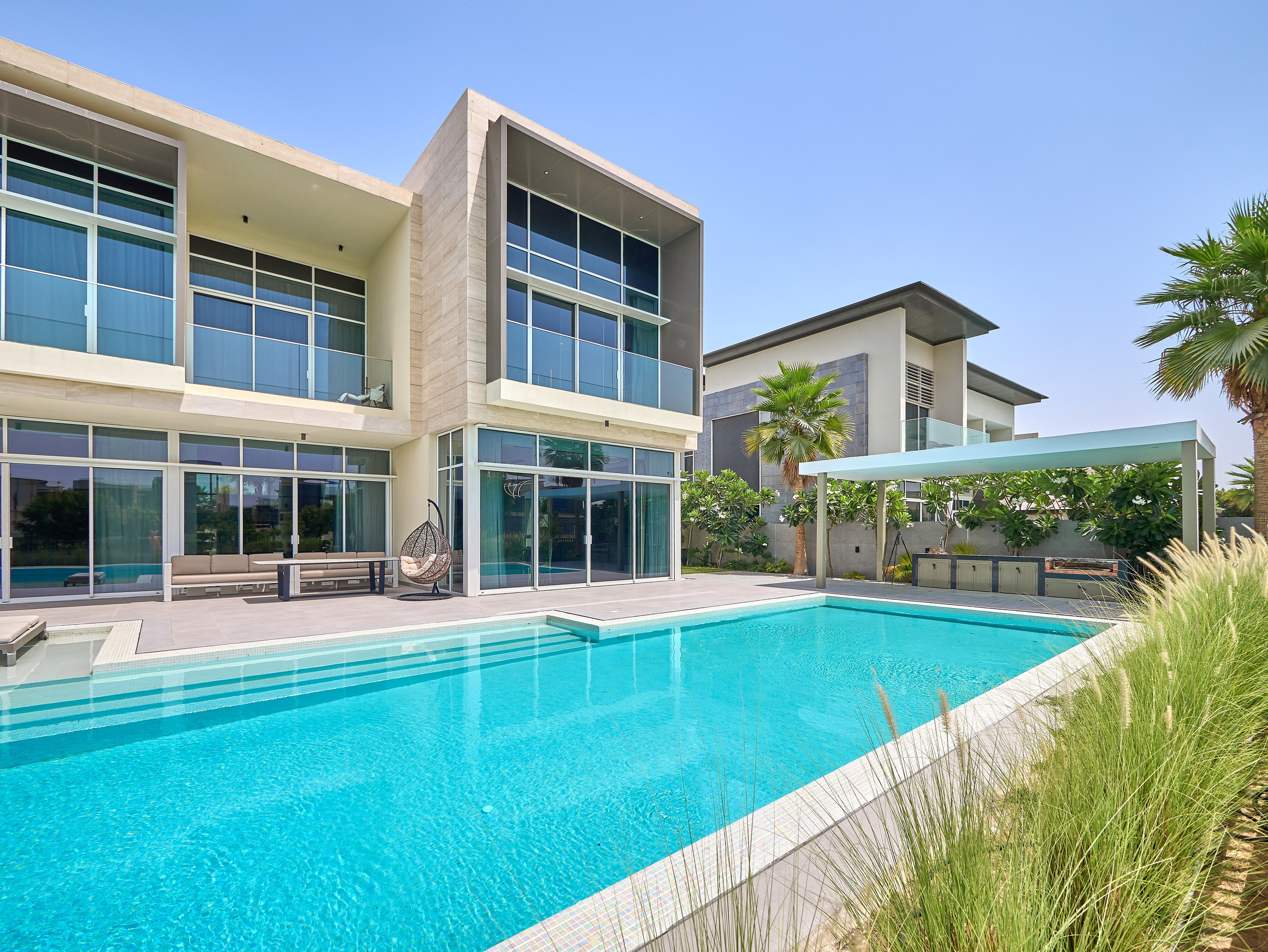 Real Estate Photography in Dubai — Interior & Villa Photos for Bayut, Airbnb, Property Finder. Hotel Photographer in Dubai — Interiors & Commercial by Oleg Novikov