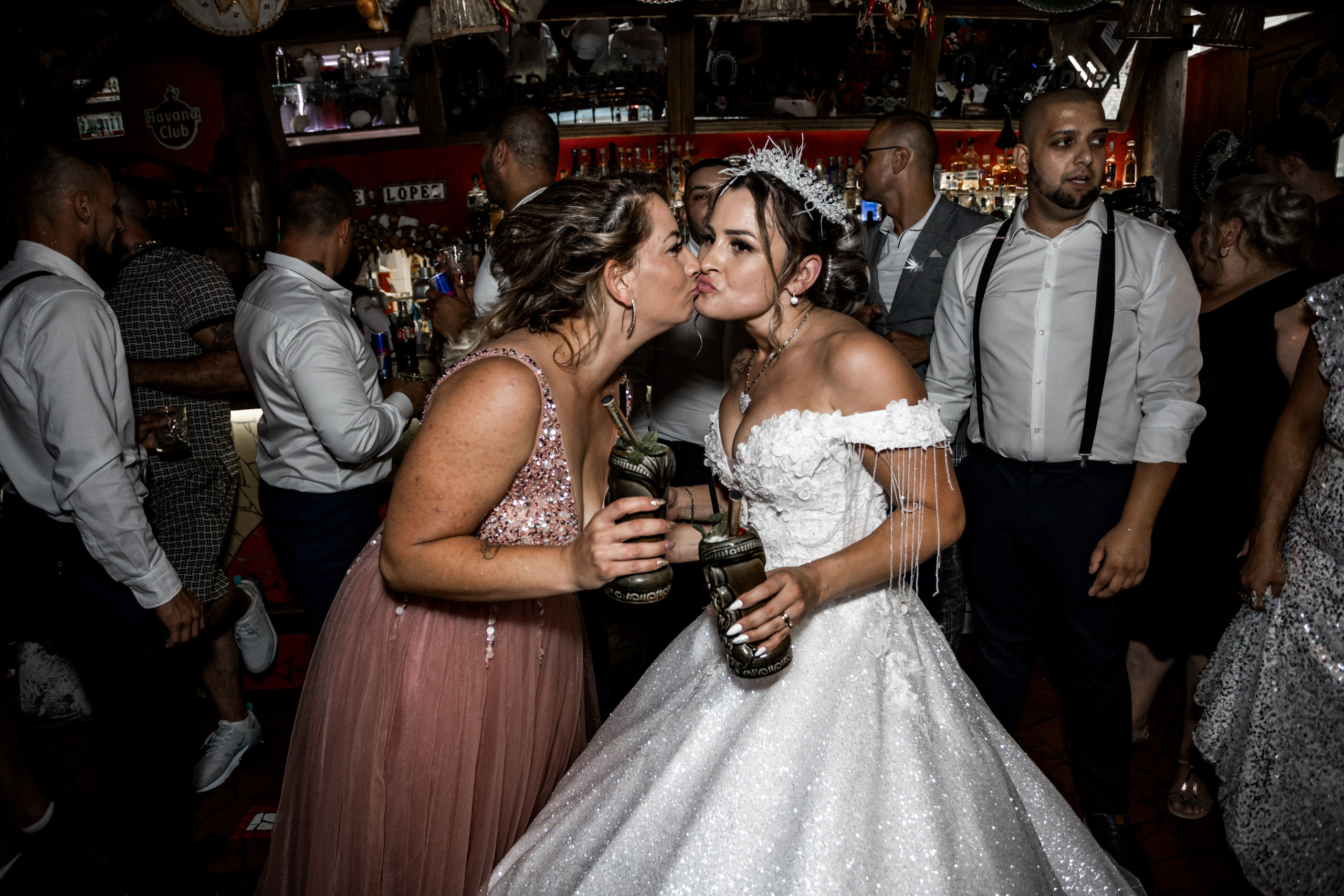 Pavel & Yveta. Svatební fotograf a kameraman v Česku a po celé Evropě — Teplice, Ústí nad Labem, Praha, Drážďany