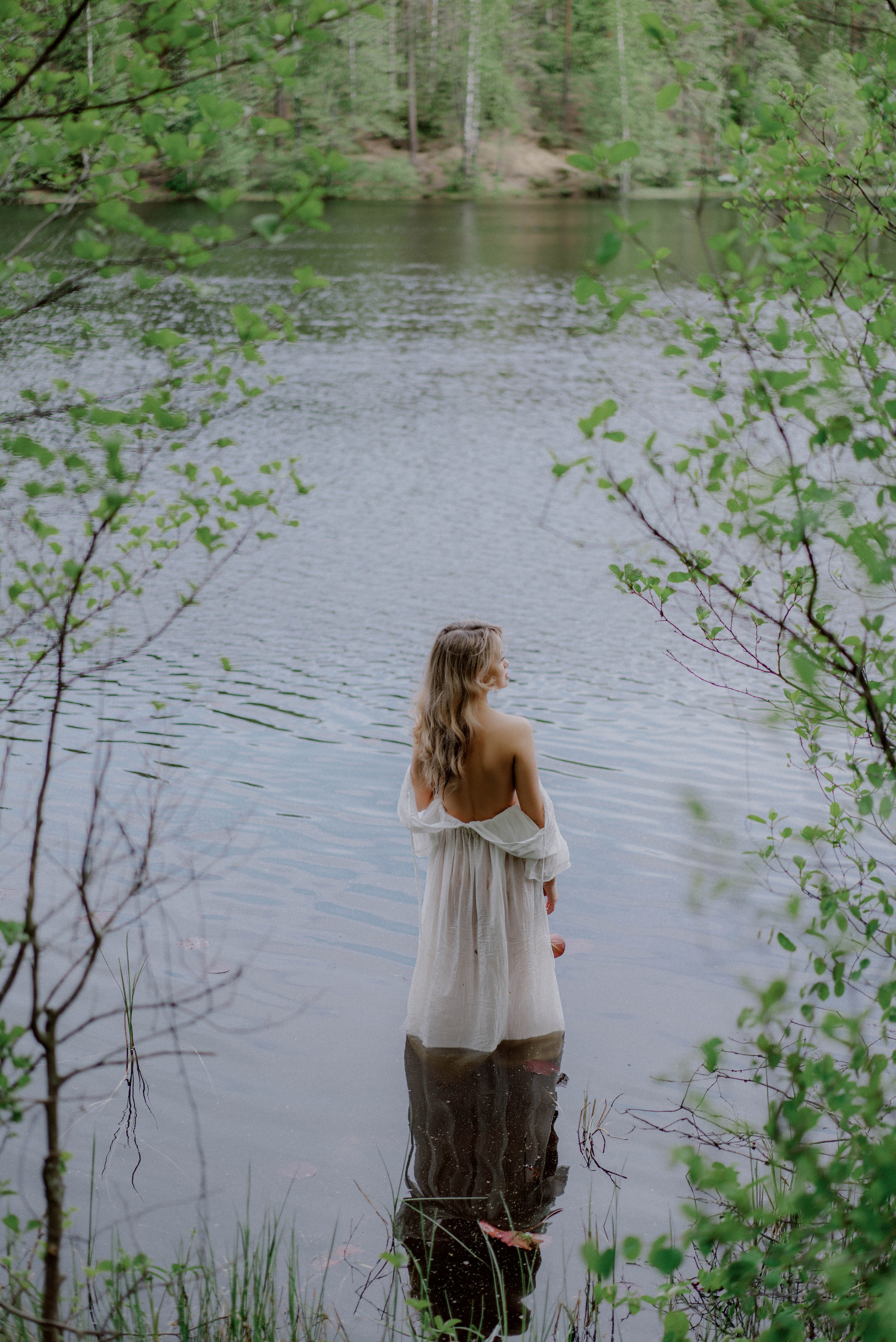 Intimate Lakeside Boudoir Photography | Natural Light Sessions in NYC. Videographer and photographer in New York // MAKAROV.VIDEO