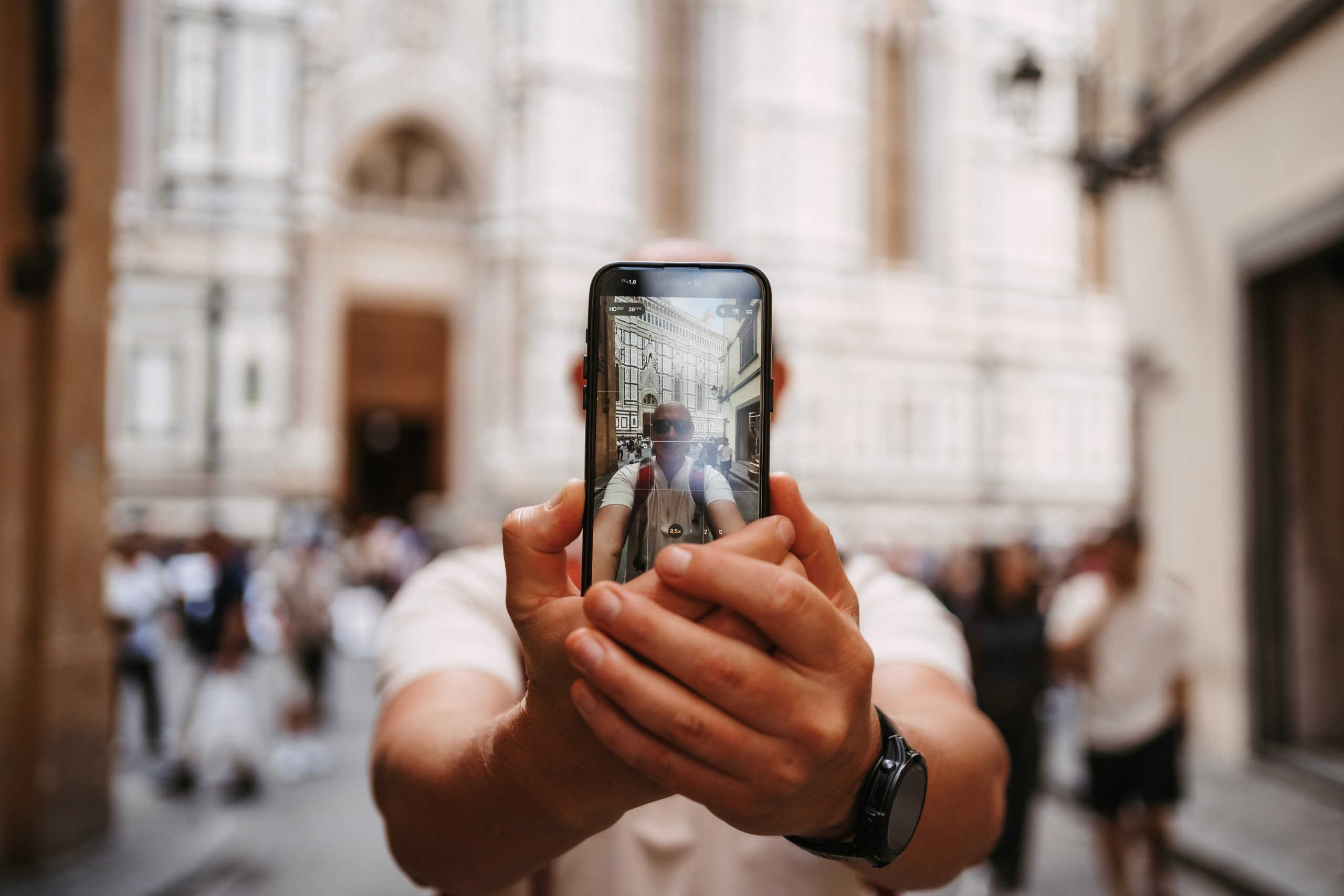 Būšu Tavs personīgais satura veidotājs Tavos ceļojumos. Video filmēšana un veidošana ar telefonu, filmēšanas kursi