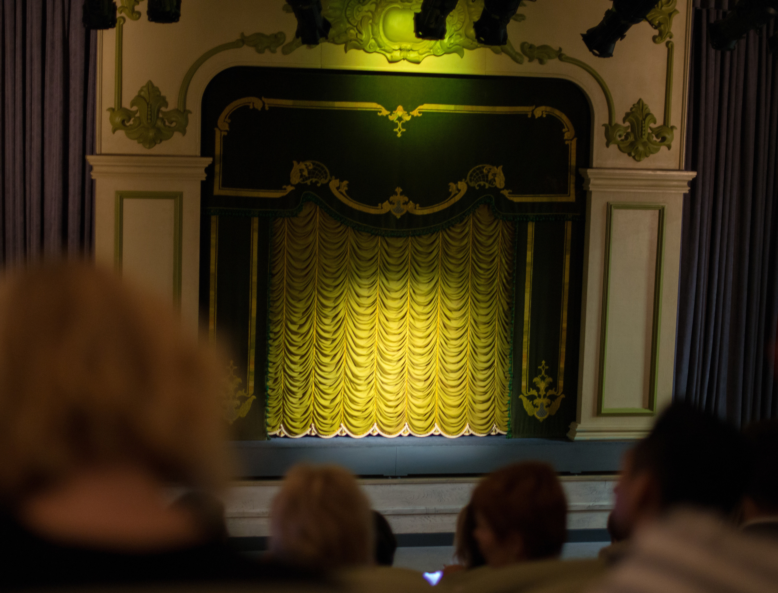 Arshin mal alan for Four Seasons. Наргиз Сулейманова - Фотограф в Азербайджане