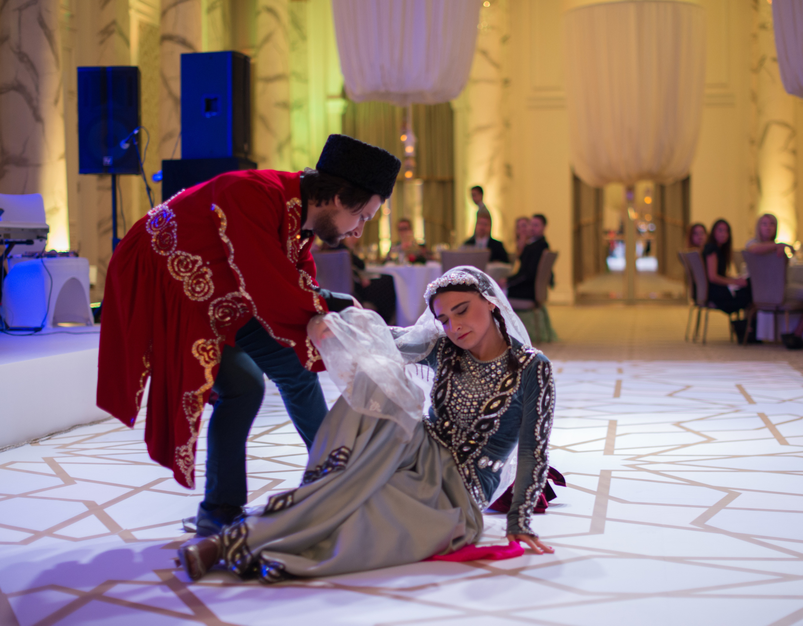 Arshin mal alan for Four Seasons. Наргиз Сулейманова - Фотограф в Азербайджане