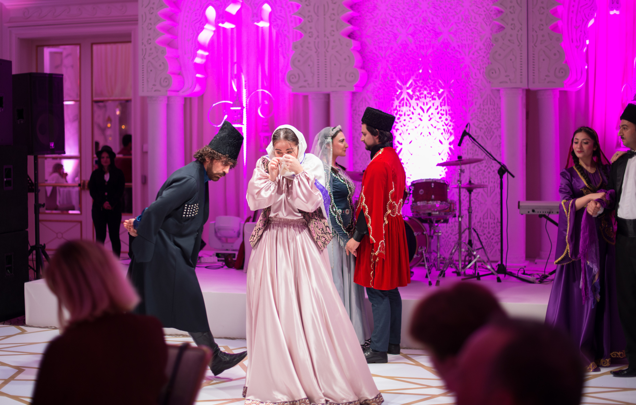 Arshin mal alan for Four Seasons. Наргиз Сулейманова - Фотограф в Азербайджане