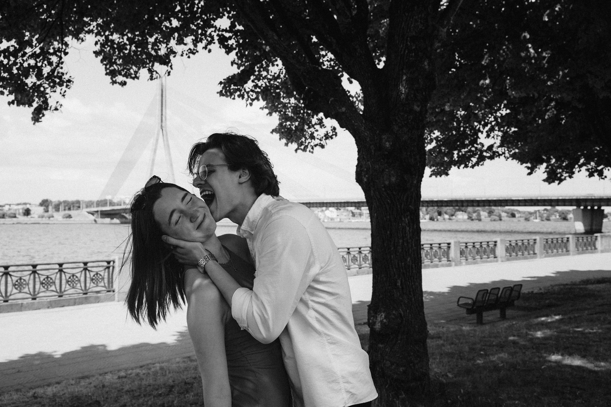 Летняя фотосессия лавстори в Вецриге, Латвия. Евгений Тимофеев | Свадебный и контент-фотограф и видеограф в Риге