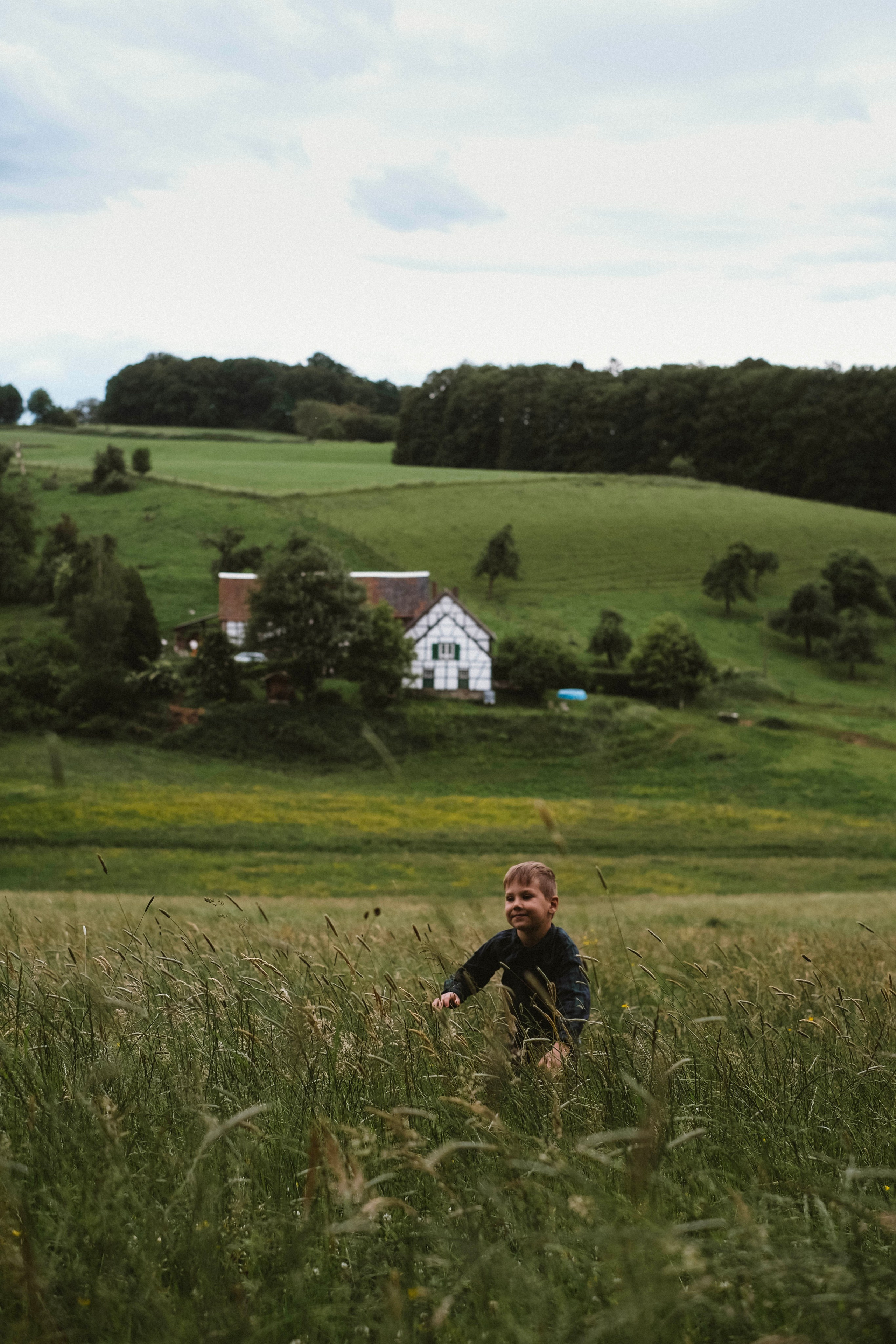 One year in a 500 years old house. Authentische Familienfotografie in Köln
