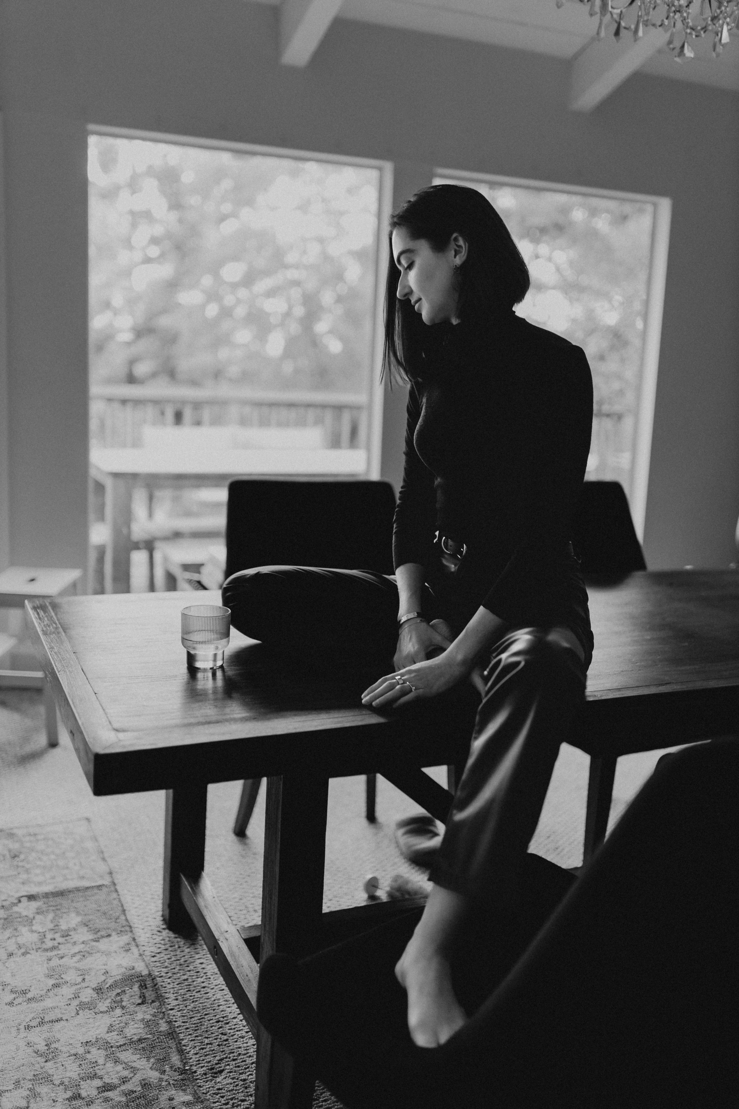 Your minimalistic home portrait may look like. Maternity, newborn photographer in the Bay Area|Iryna Rakivnenko