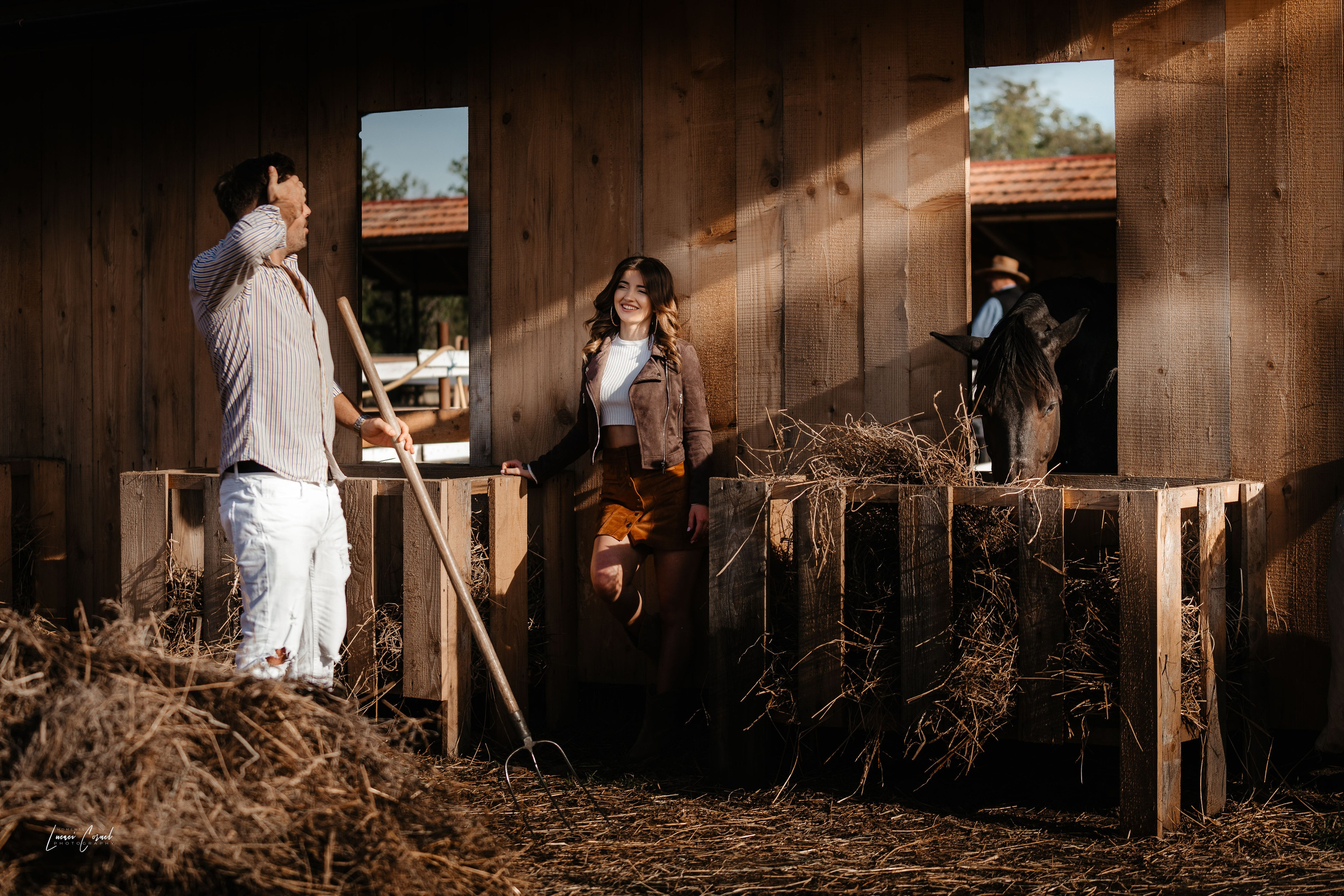 Save The Date – Emoție și anticipare. Fotograf de nuntă, corporate, botezuri, majorate și aniversări Roman, Lucaci Cornel