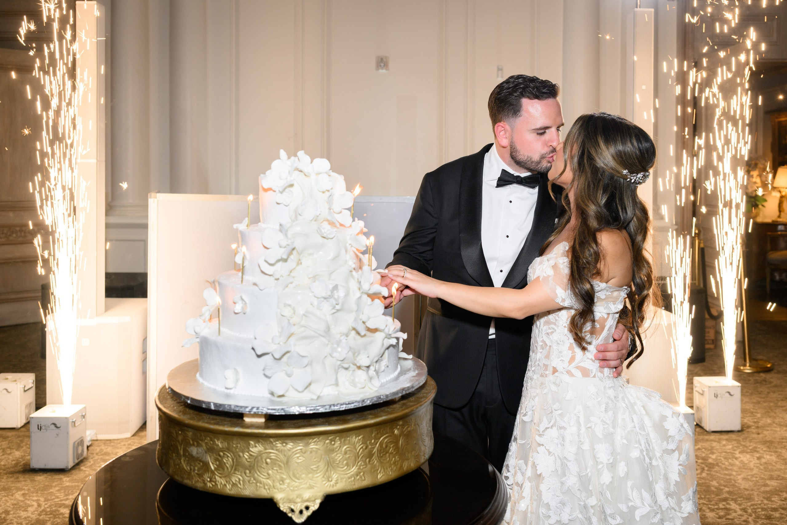 Arianeh & Michael, Park Chateau. Wedding Photo & Video