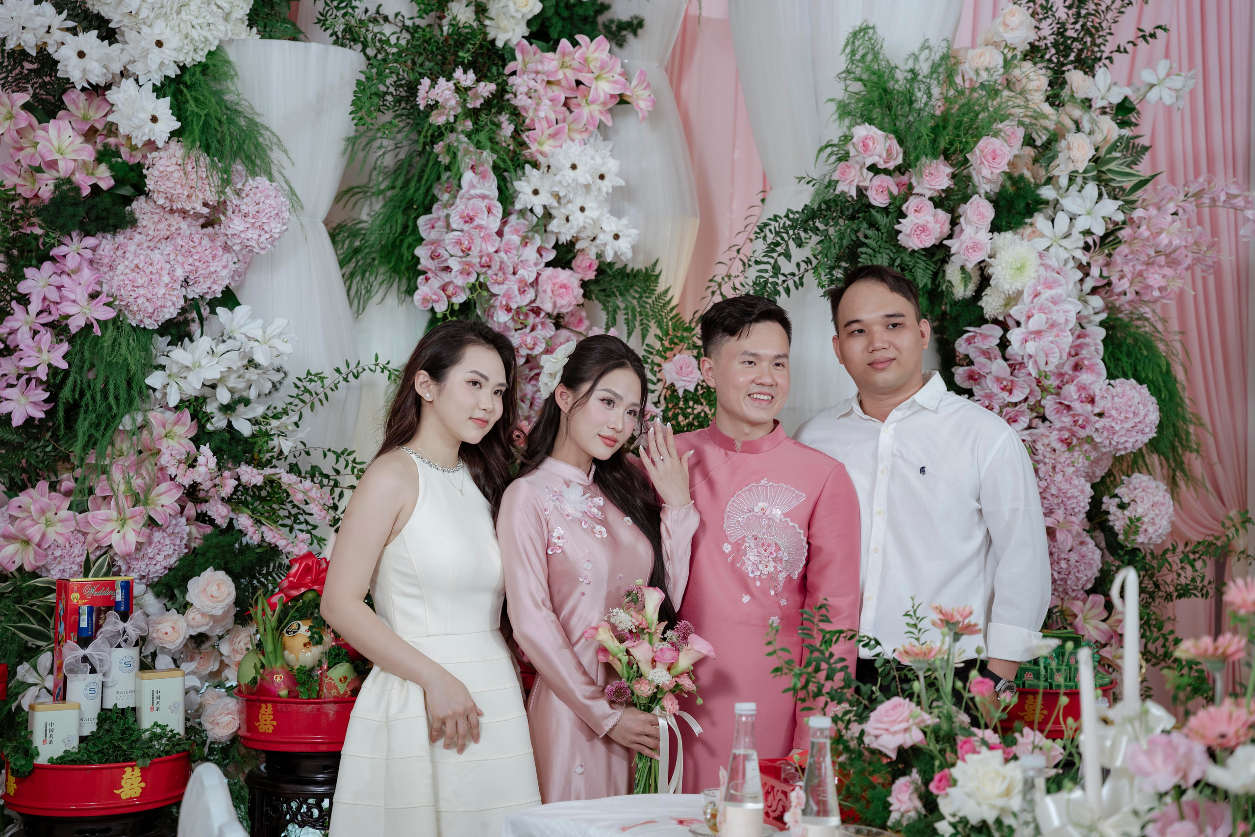 LINH & HUYEN. WEDDING PHOTOGRAPHER IN VIETNAM