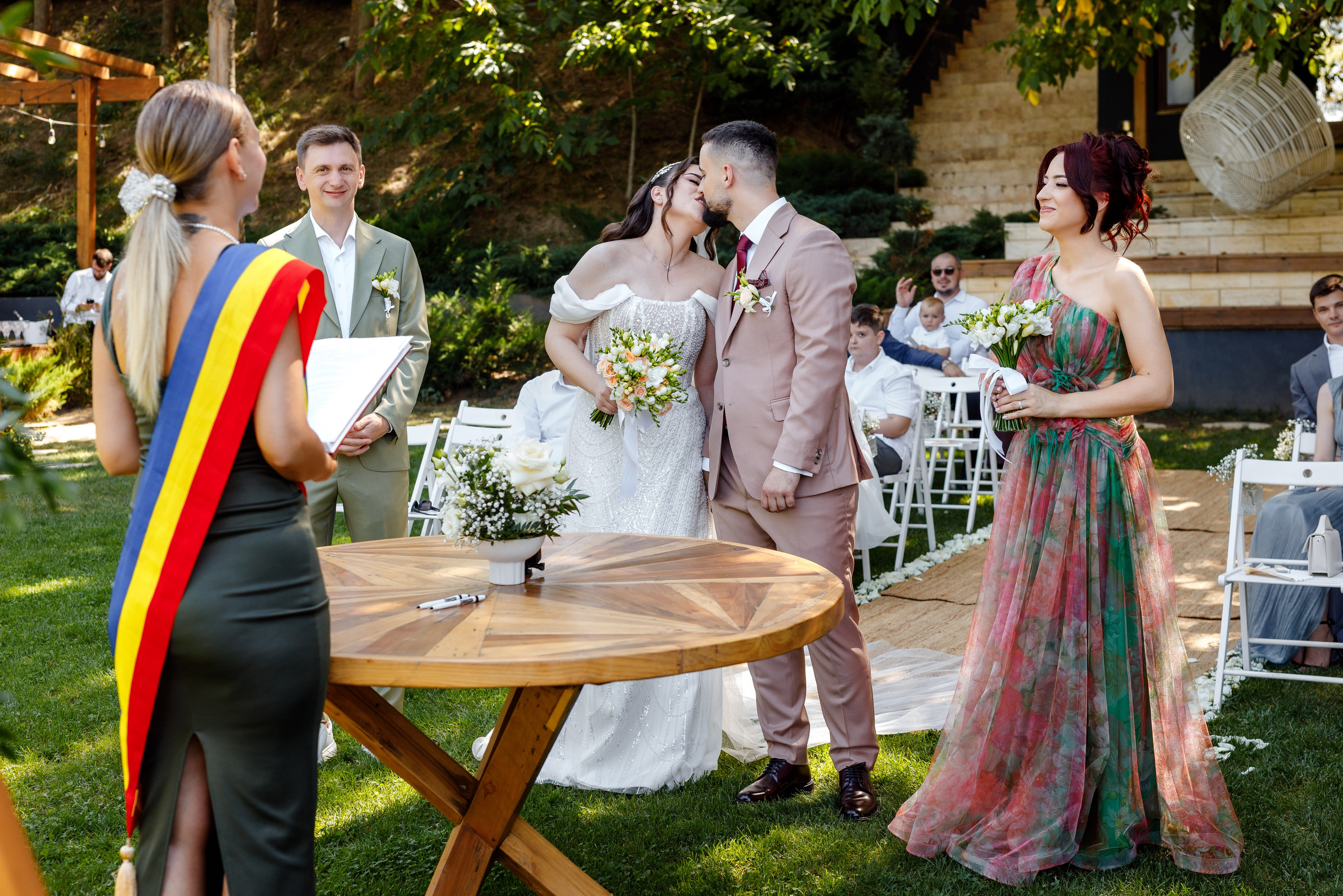 Mihai & Iasmina. Lucian Dedeu — Fotograf de nuntă și eveniment