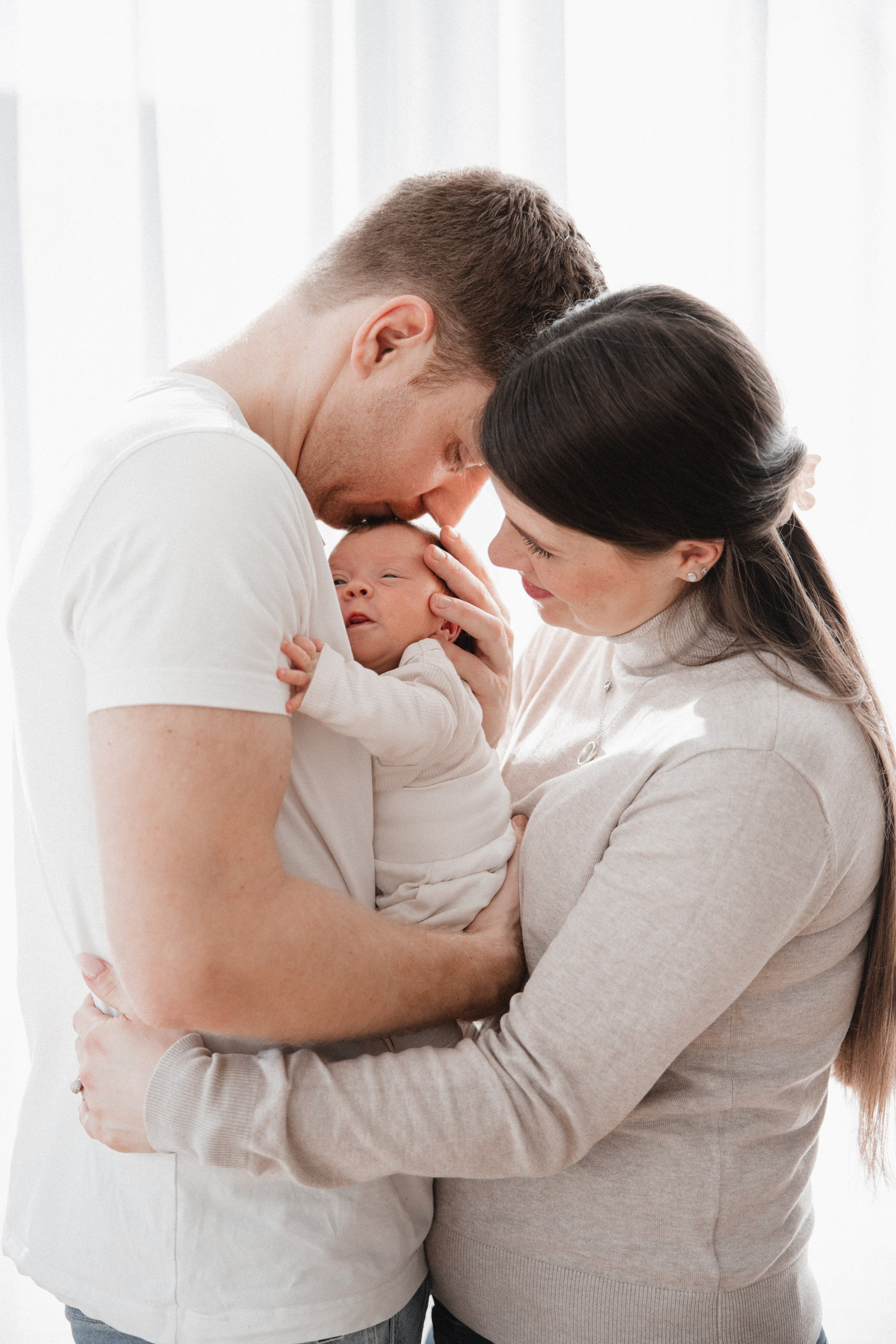 Neugeborenenfotos Zuhause. Hochzeitsfotografie |Hochzeitsfotograf Bochum | Hochzeitsfotograf Dortmund | Hochzeitsfotograf Essen | Hochzeitsfotograf Ruhrgebiet