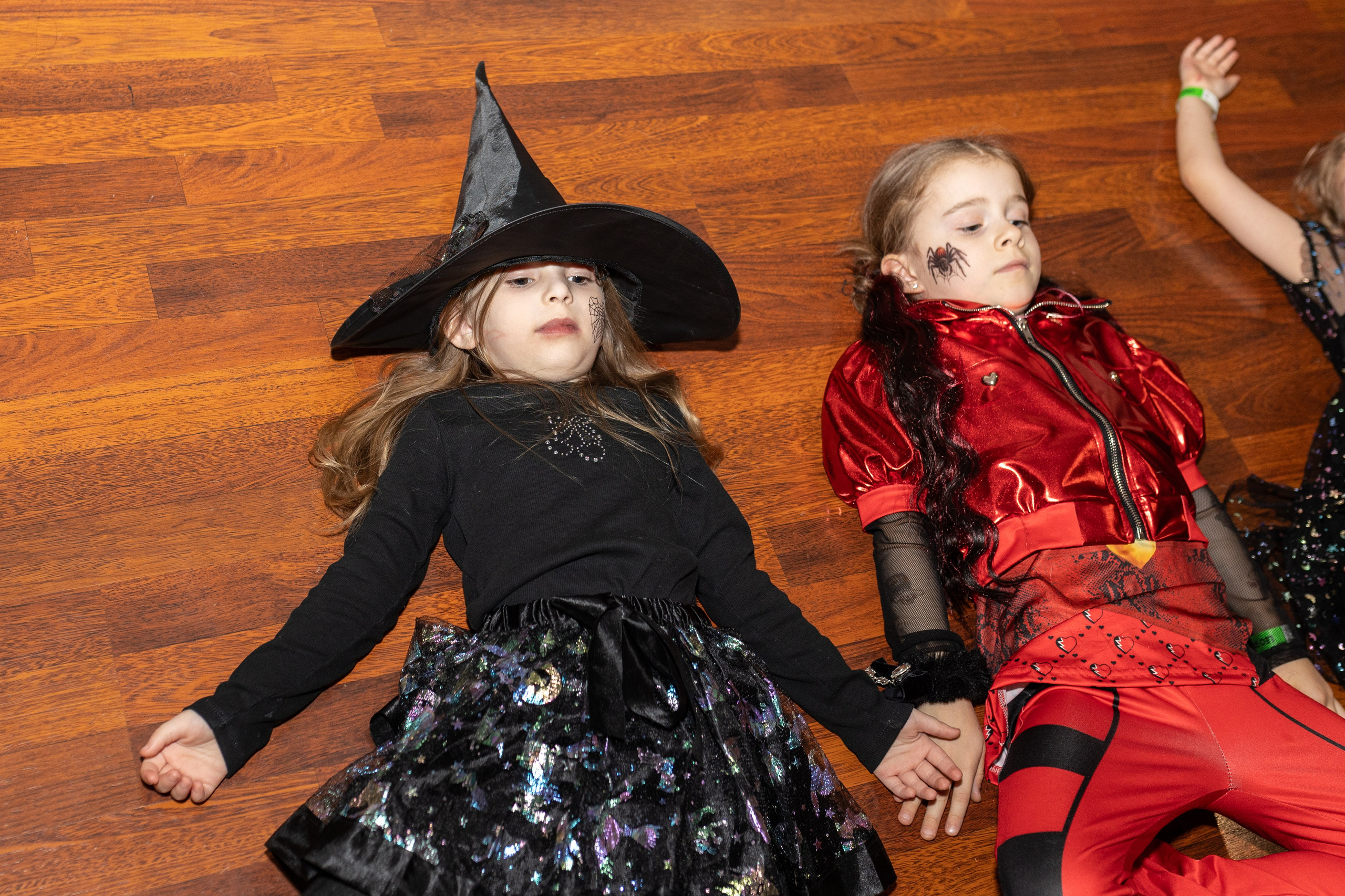 Leo dance studio Helloween 2025. Семейный и детский фотограф в Варшаве Мила Бобровская