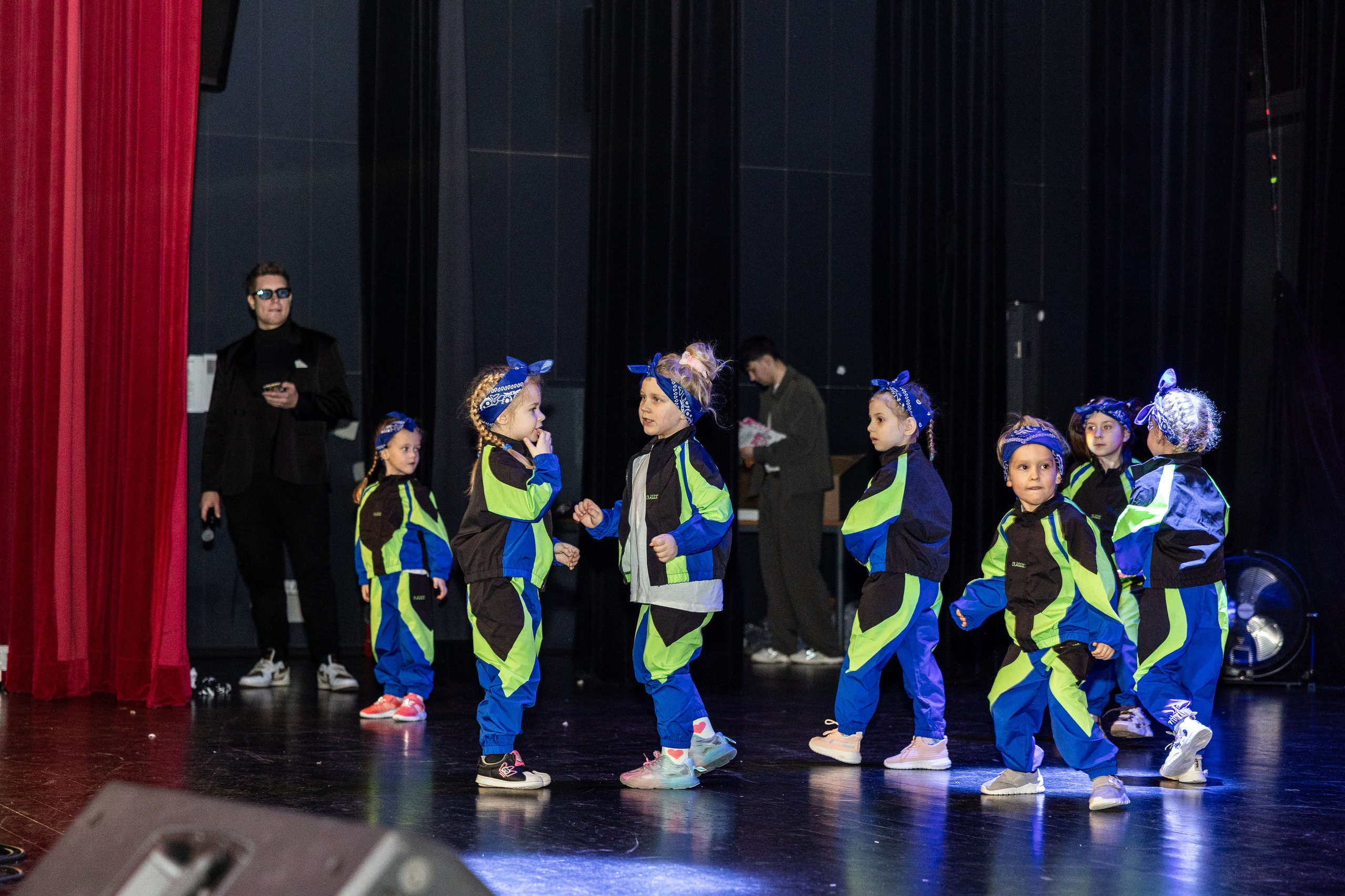 LEO DANCE SHOW WINTER 2025. Семейный и детский фотограф в Варшаве Мила Бобровская