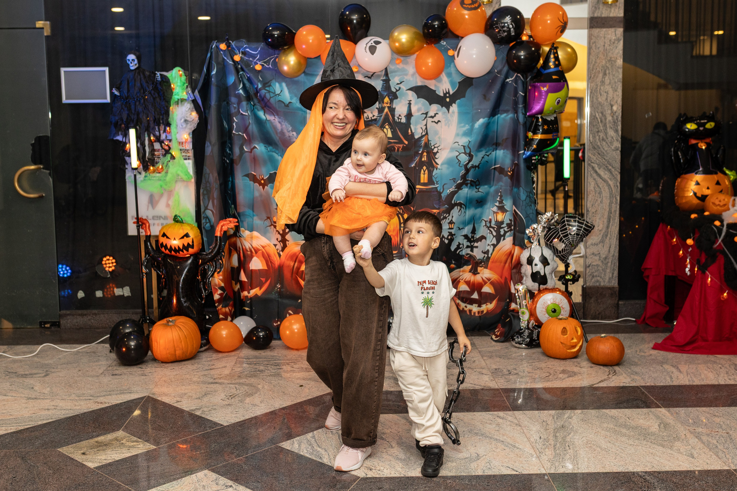 Leo dance studio Helloween 2025. Семейный и детский фотограф в Варшаве Мила Бобровская