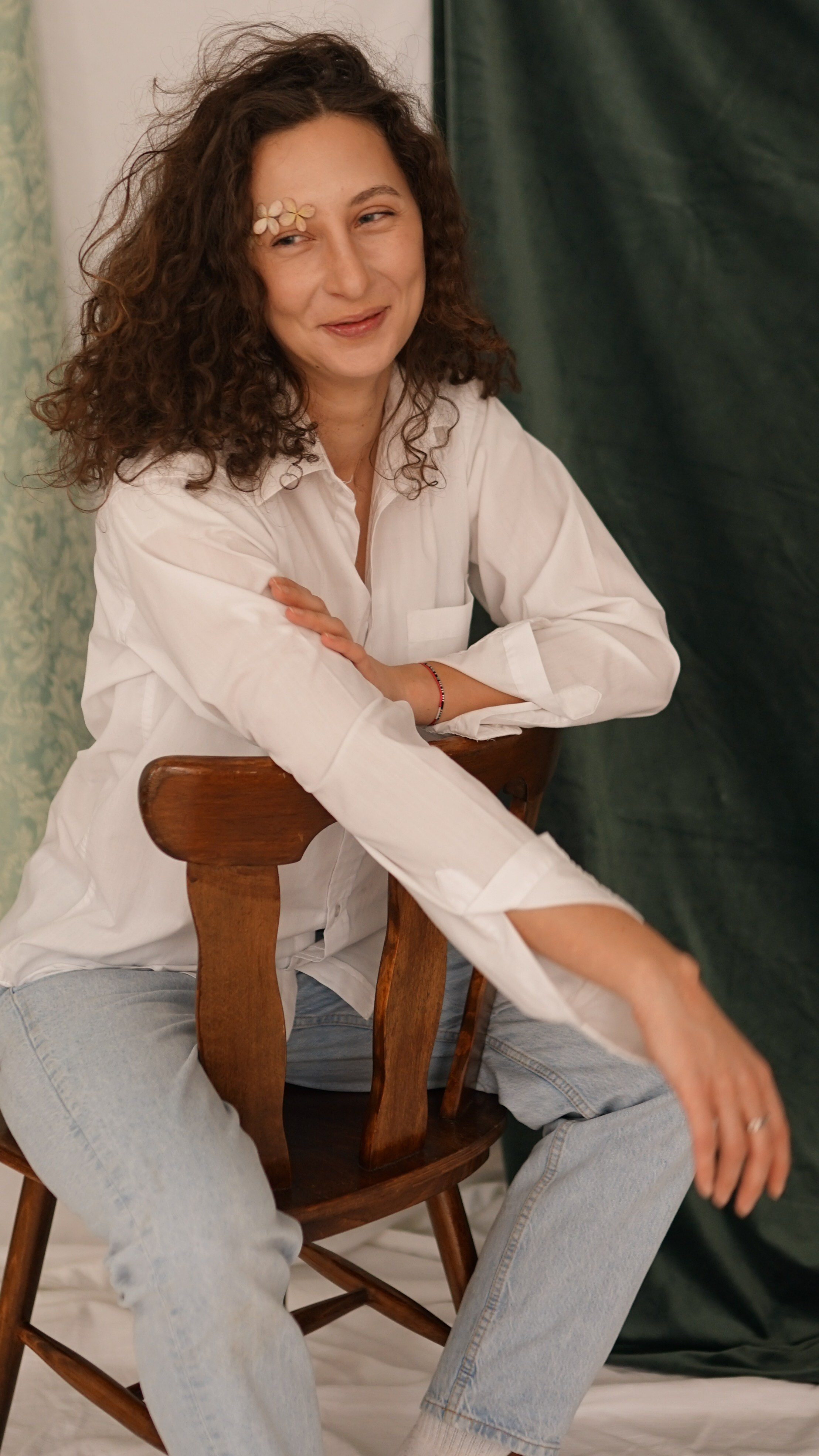 Fotografie de Portret Brașov | Artist Mădălina Beda. Madalina Beda- Artist vizual, fotograf, doula la nastere, consultant babywearing Brasov si in toata tara