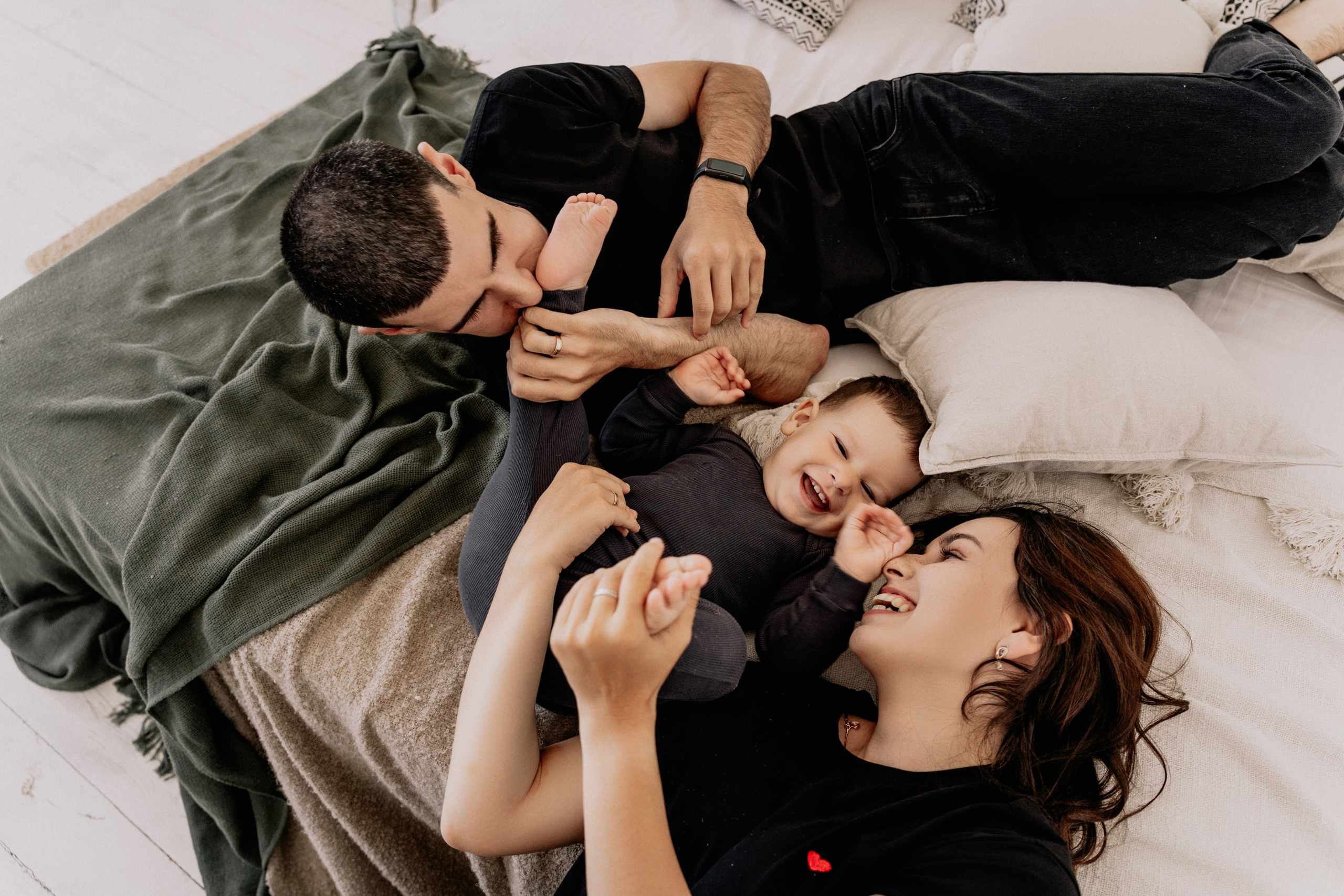 Cozy Family Photography at Home – Lifestyle & Love. Alisa Tant — Family and newborn photographer Bucks County, Montgomery county, Philadelphia, NJ