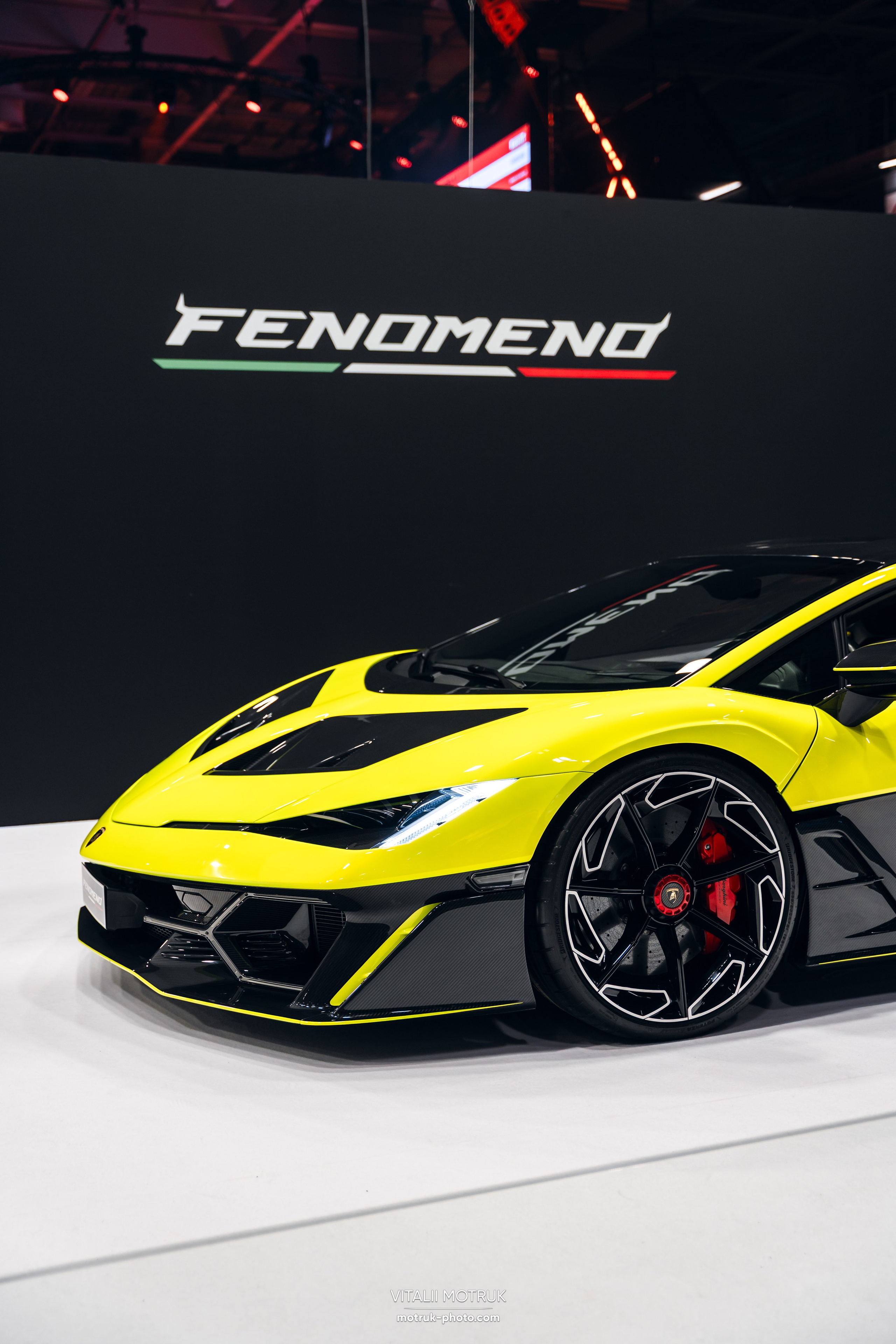 Retromobile 2026. Photographe de voitures à Paris — Vitalii Motruk