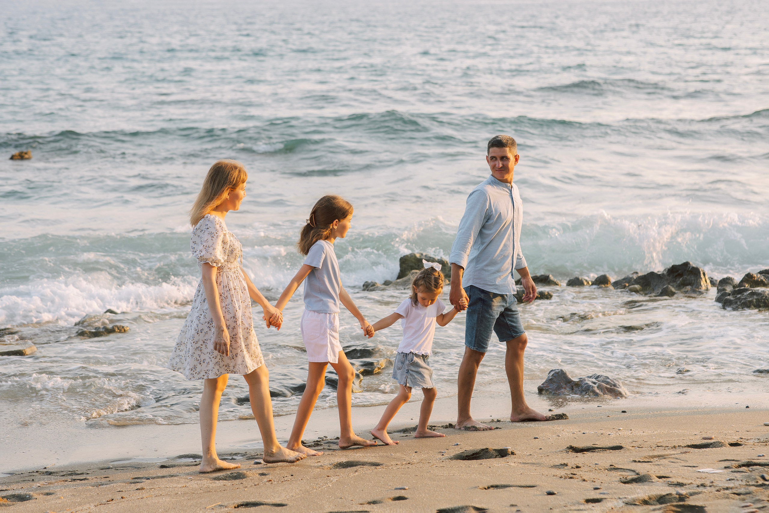 Sunset Family Photos on Cleopatra Beach | Alanya Photographer. Professional Photographer in Alanya, Side, Belek, Antalya. Turkiye