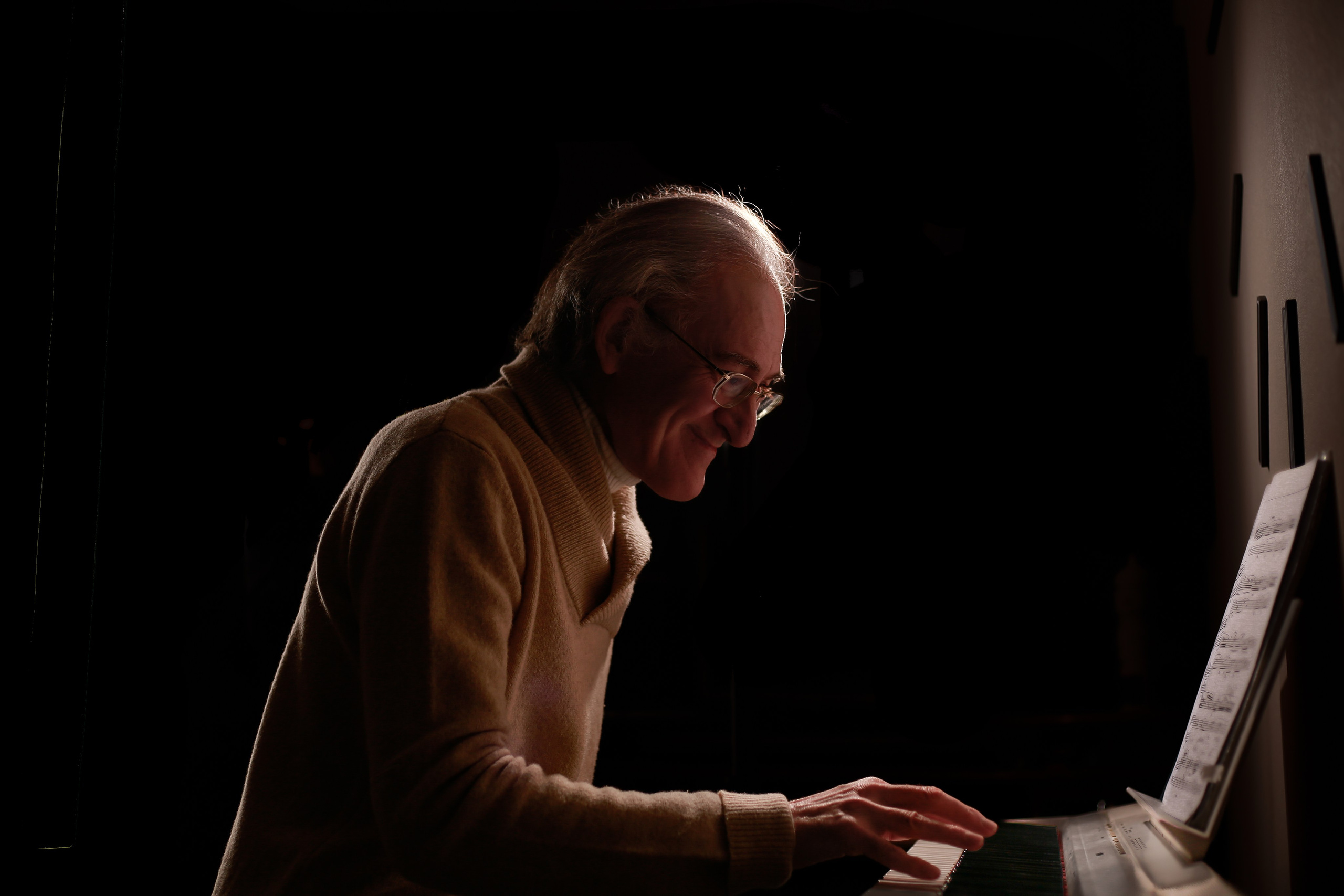 Aleksander Pustovit. Portret photographer in Switzerland Artur Magpie