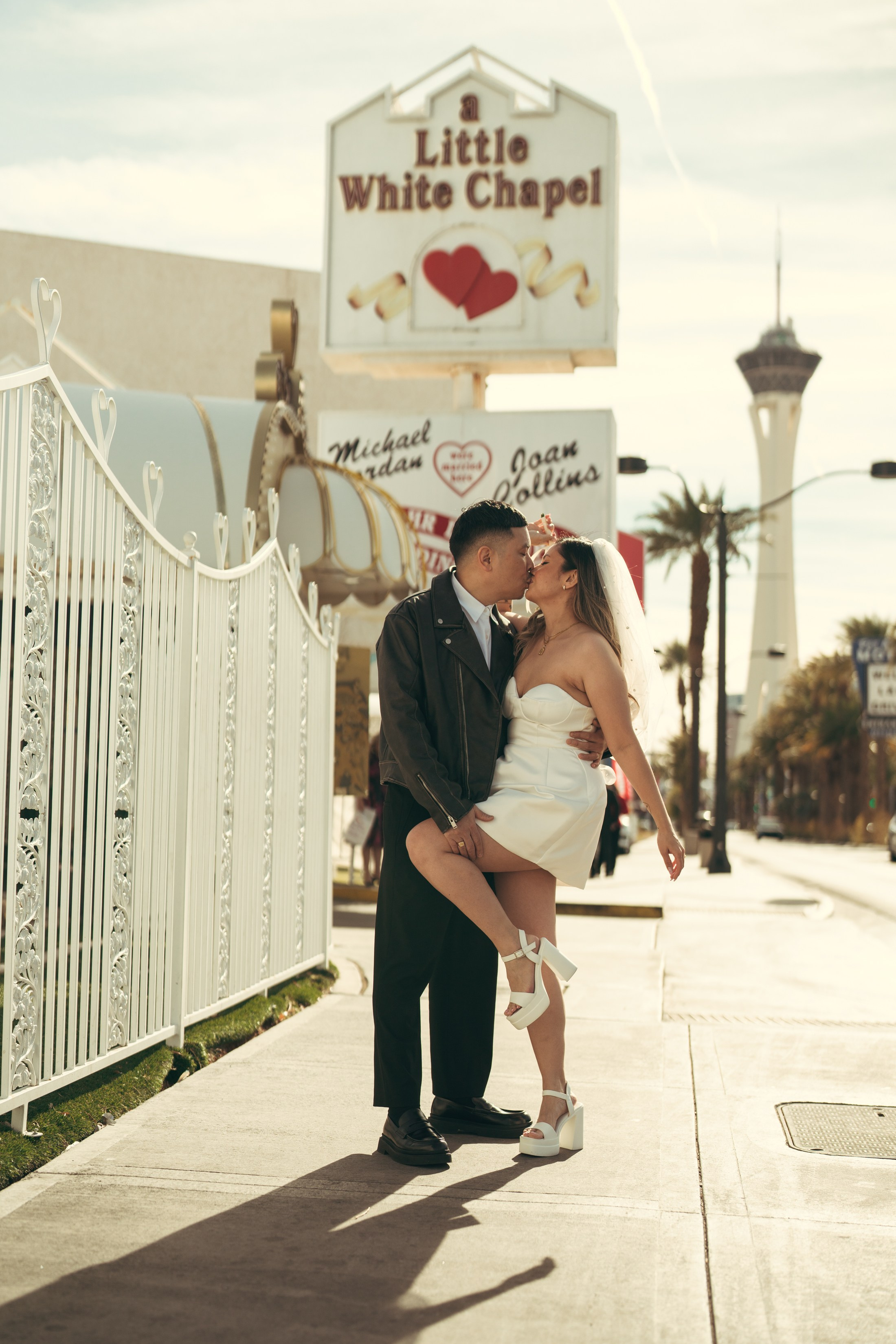 Louise&Harold. Wedding & elopement photographer Viktoriya Kravtsov. Las Vegas