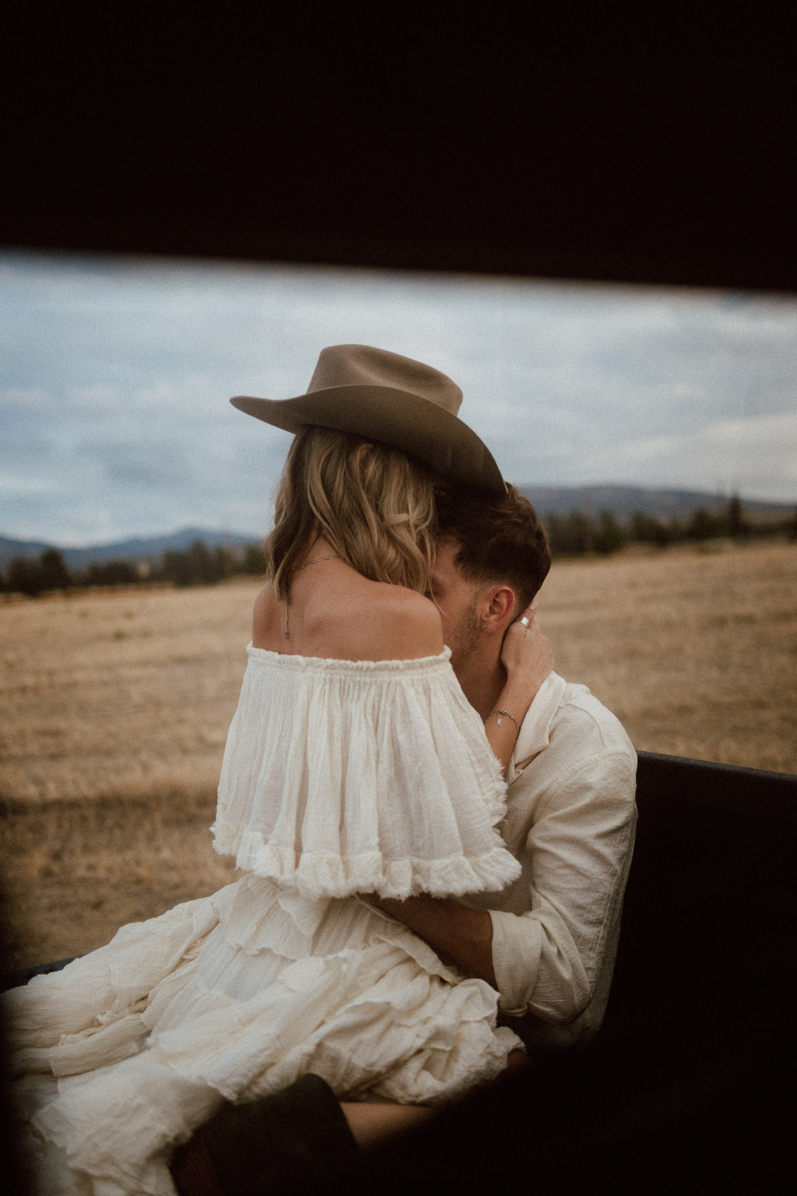 Inga & Alex. Photographer Alina Sparrow