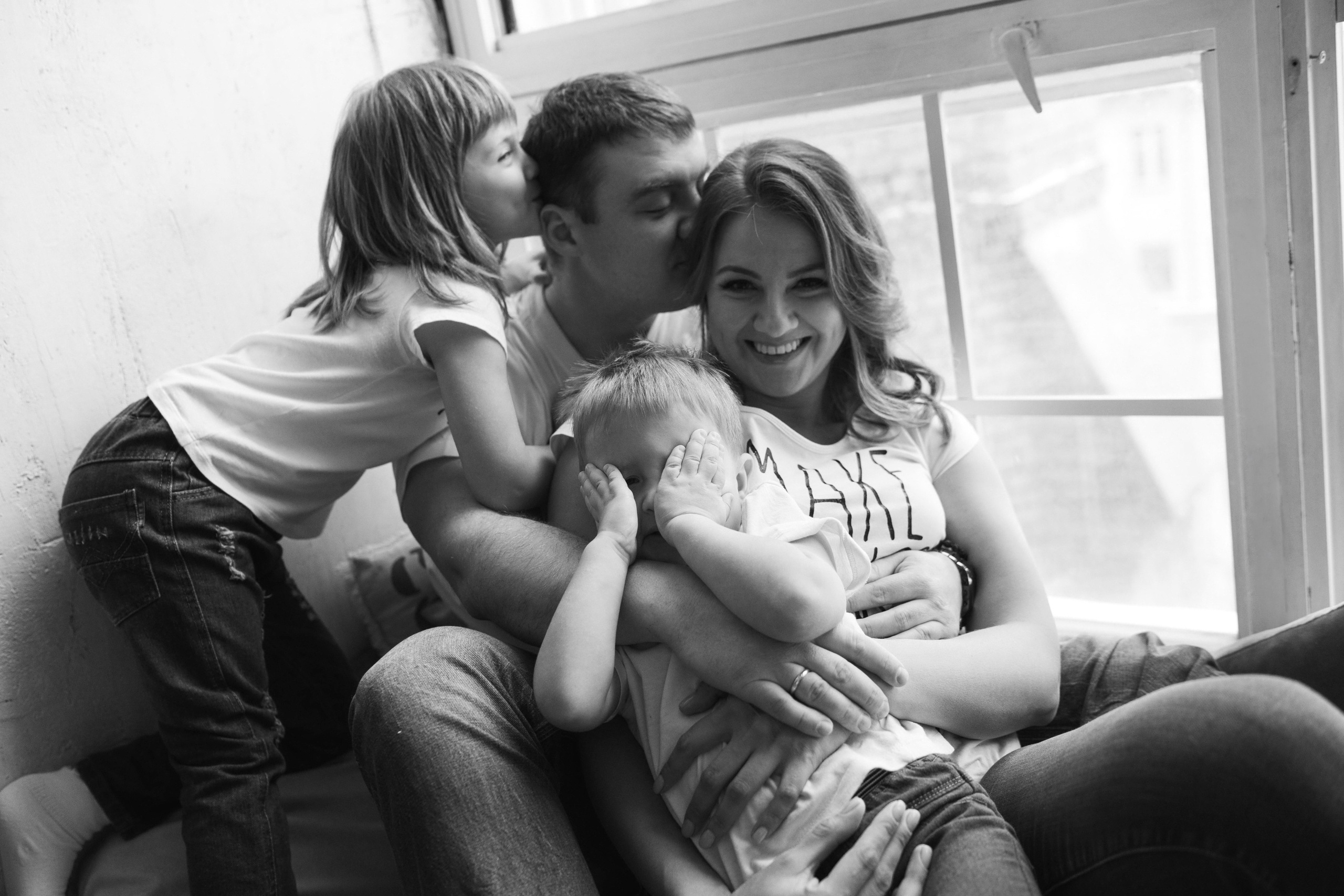 Фотосессия для семьи в студии Дананг. Фотограф в Дананге, Вьетнам. Эстетика и лайфстайл