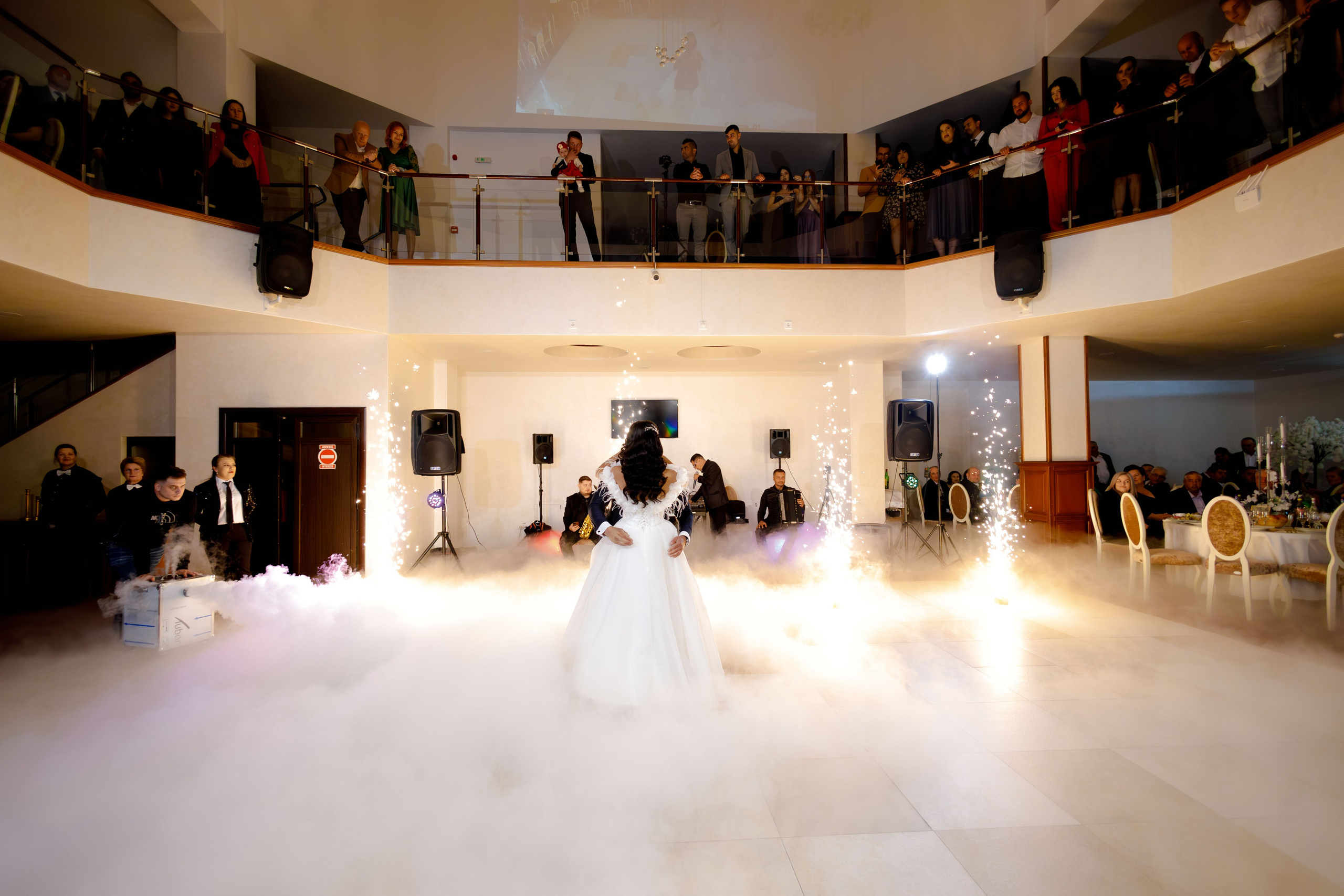 Loredana & Emilian – Ziua Nunții | Videografie - fotografie Botez Suceava, Iași, Botoșani. Servicii foto-video profesionale, pentru momente de neuitat