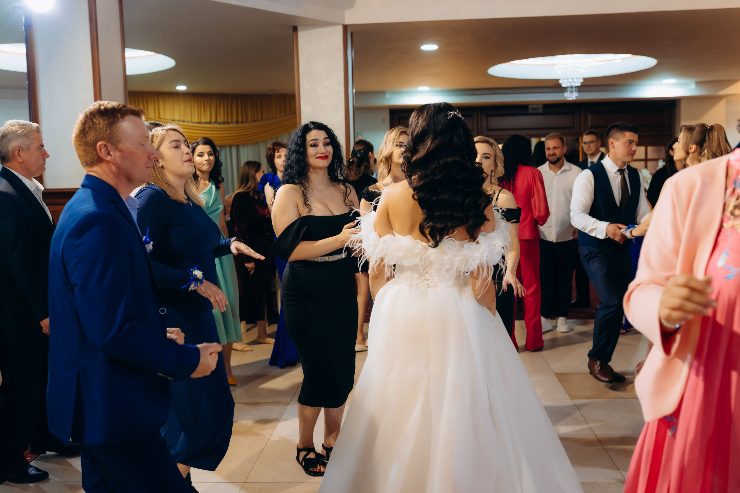 Loredana & Emilian – Ziua Nunții | Videografie - fotografie Botez Suceava, Iași, Botoșani. Servicii foto-video profesionale, pentru momente de neuitat