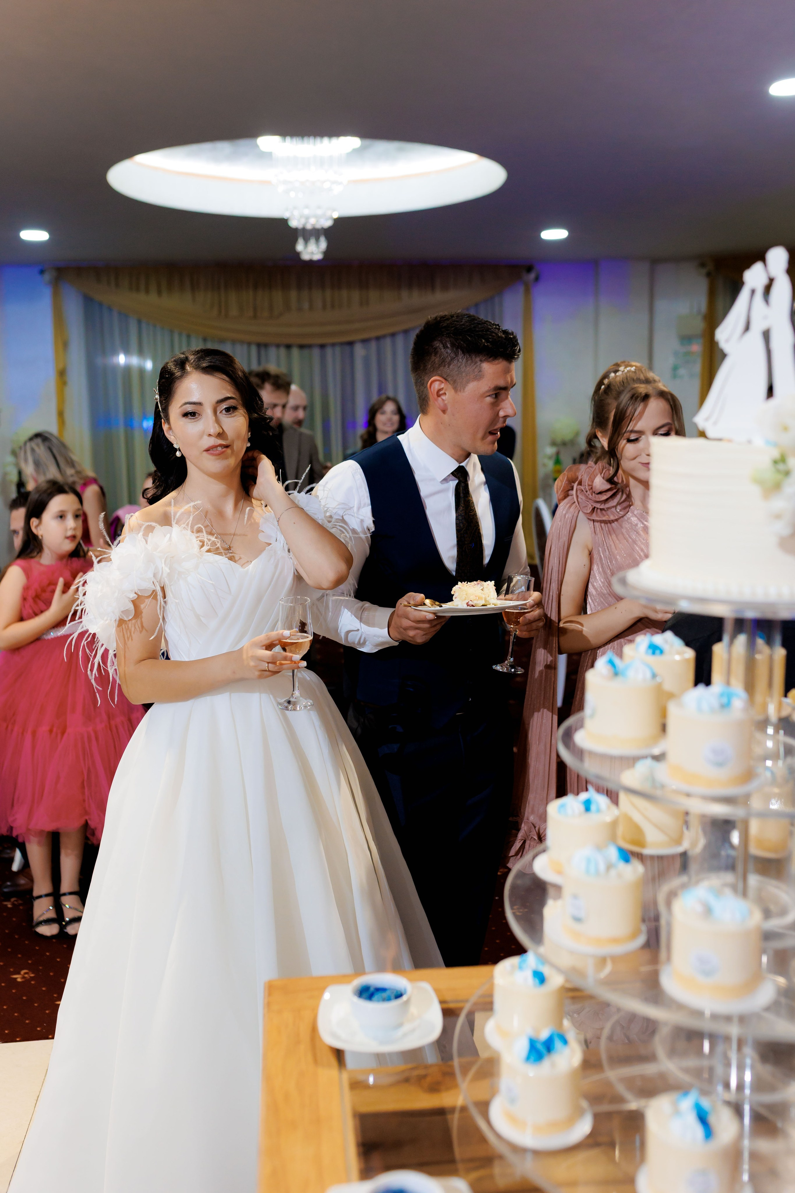 Loredana & Emilian – Ziua Nunții | Videografie - fotografie Botez Suceava, Iași, Botoșani. Servicii foto-video profesionale, pentru momente de neuitat