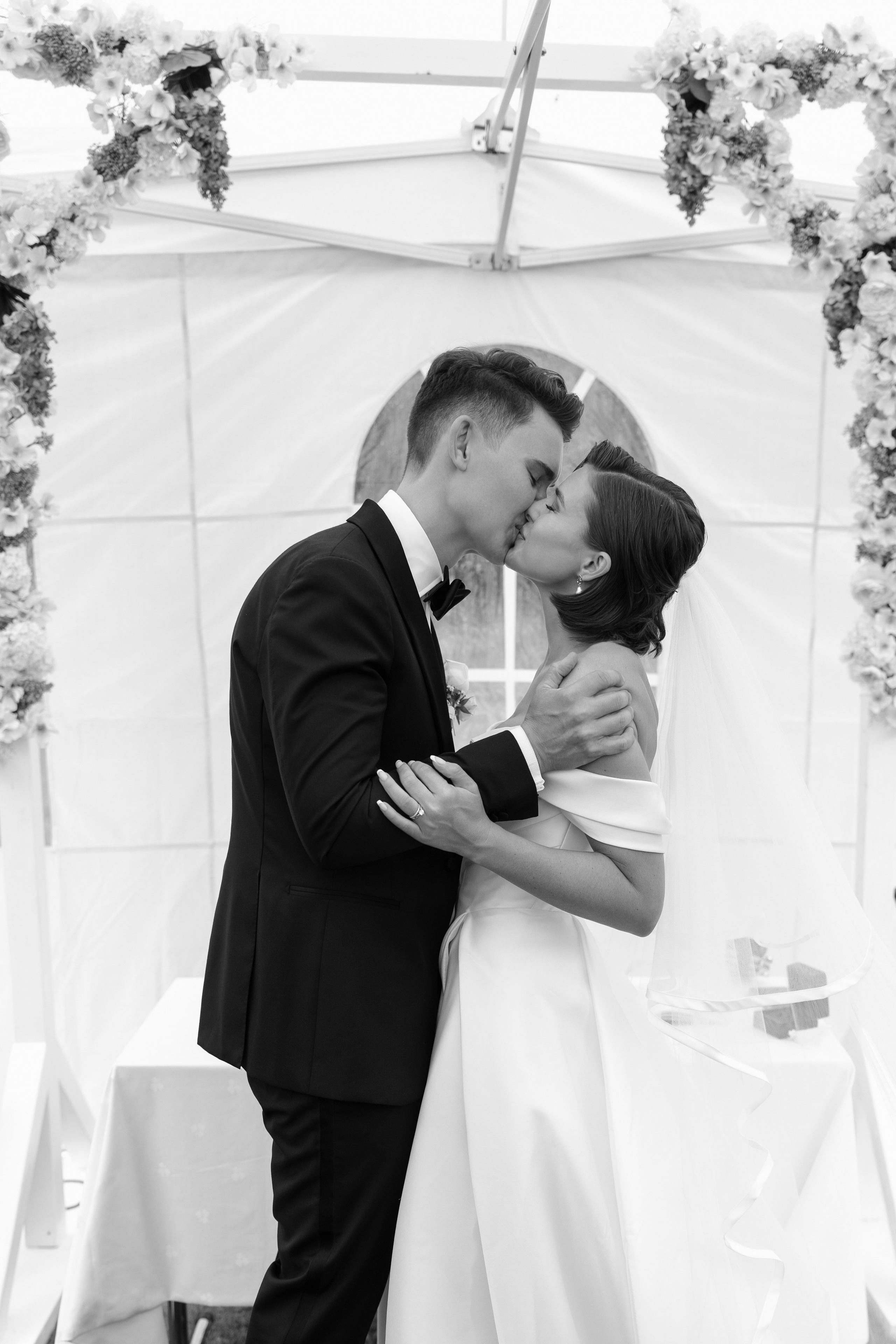 HANNA & CAMERON. Wedding Photographer in Marbella, Como, Tuscany, Cannes