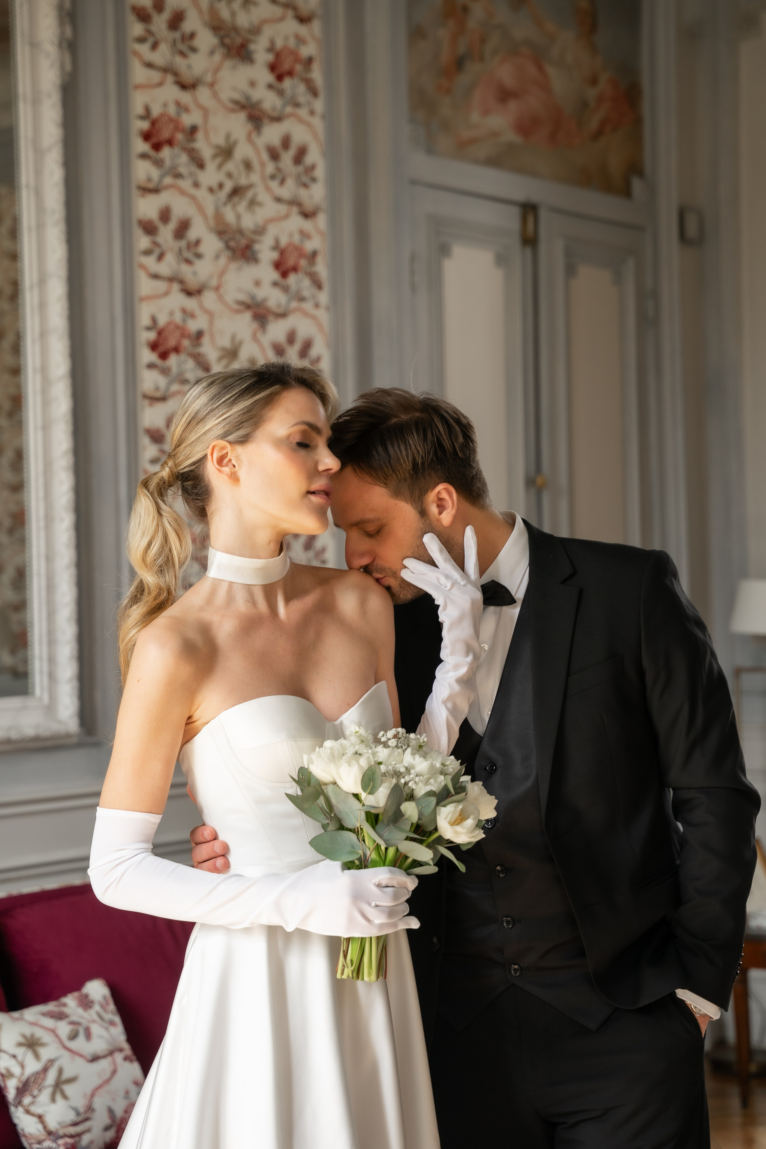 Chateau elopement inspiration. Wedding photographer in Paris Oksana Shum