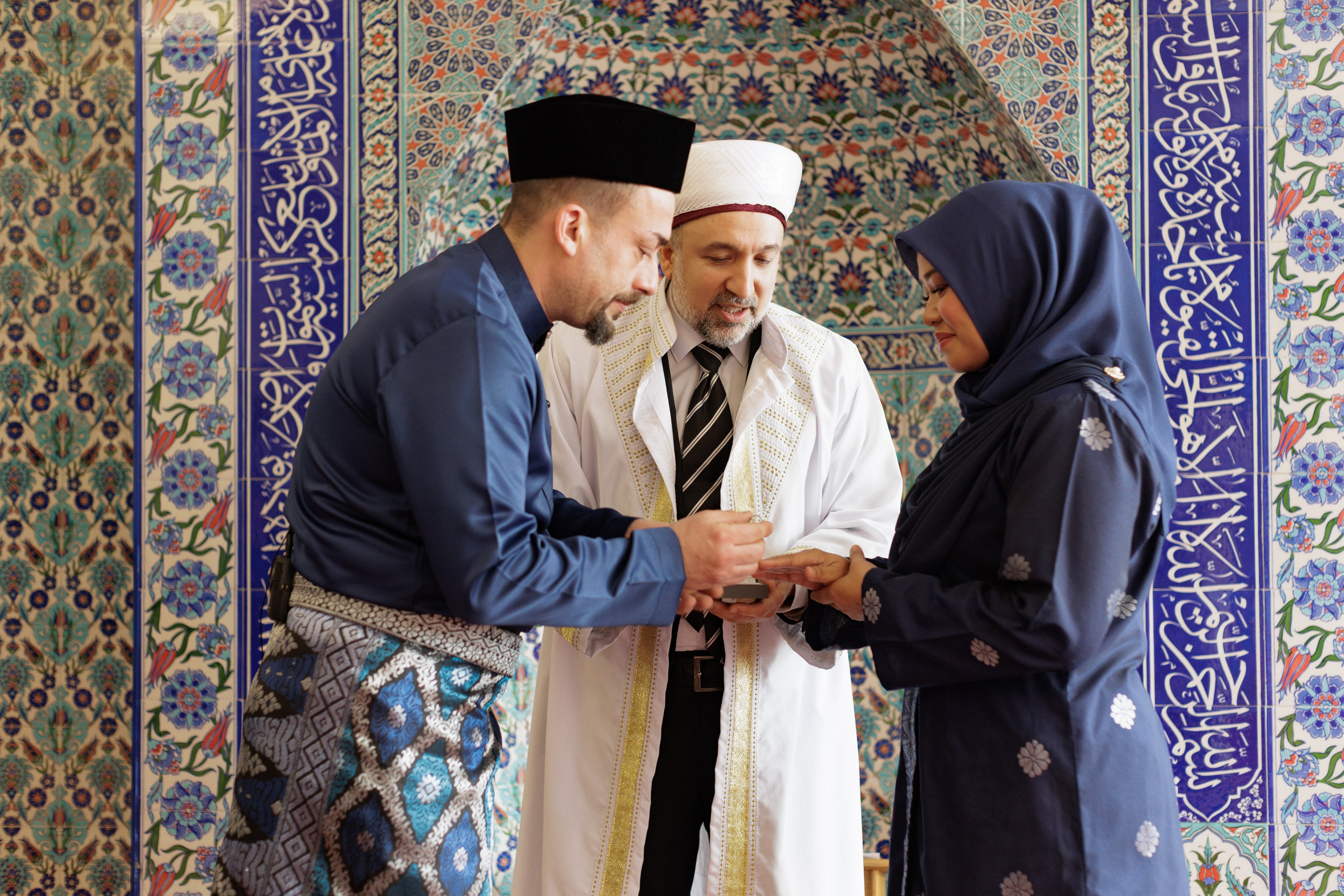 Hochzeitsfotografie in der Zentralmoschee Hamburg | Interkulturelle Harmonie & Architektonische Schönheit. Hochzeitsfotograf und Hochzeitsvideograf aus Hamburg | Roka21Film