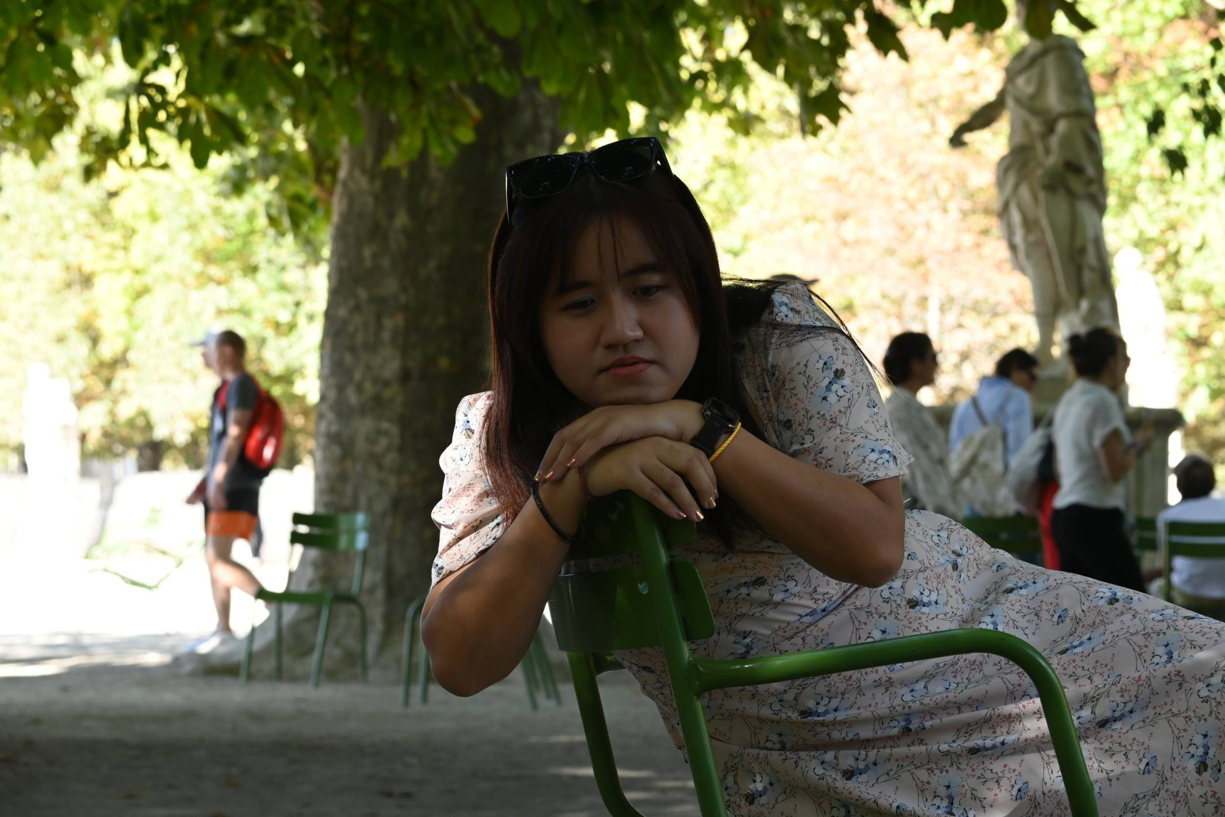 AmongLeavesAndLight. Lifestyle & Travel Portrait photography in Paris Shyl