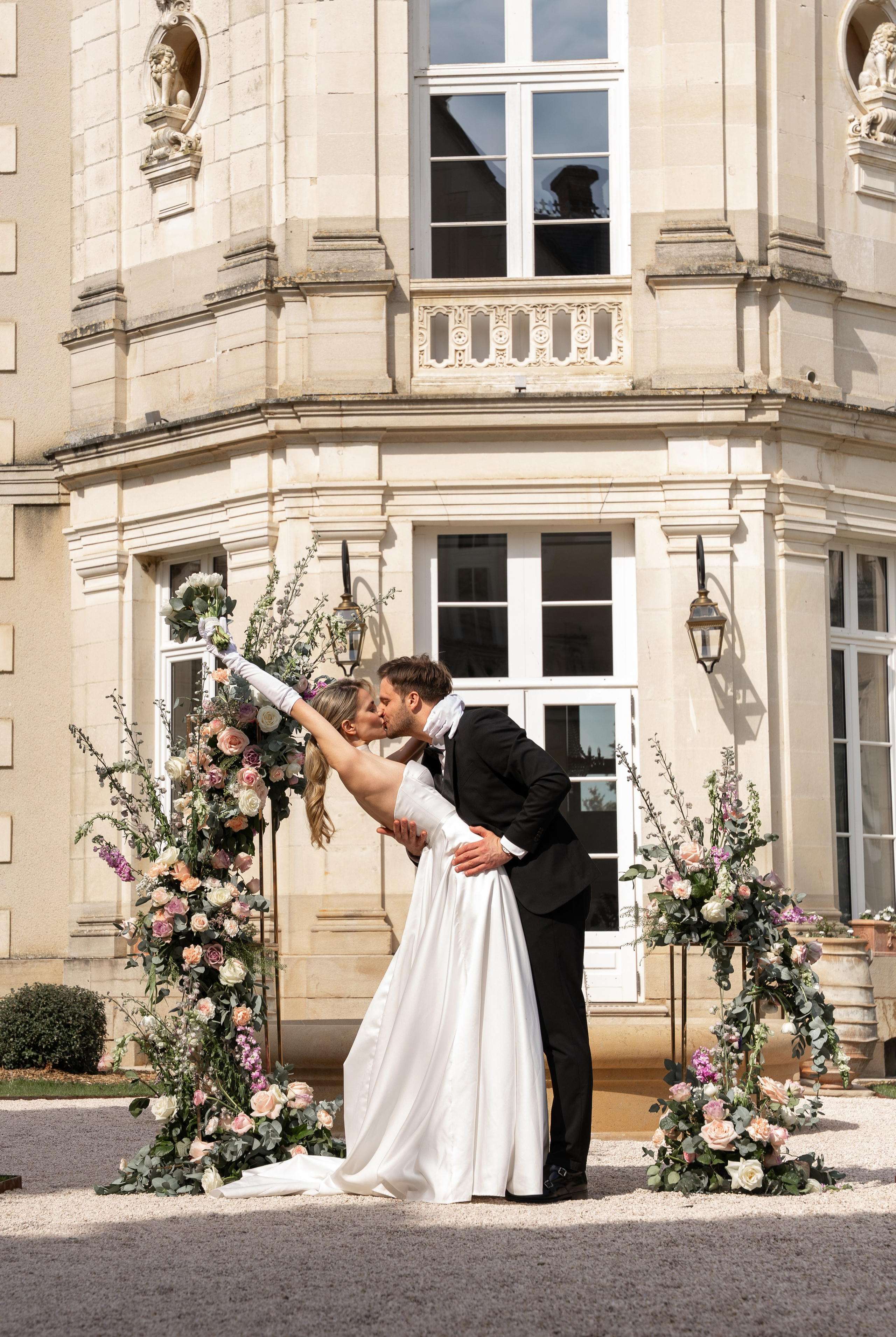 Chateau elopement inspiration. Wedding photographer in Paris Oksana Shum