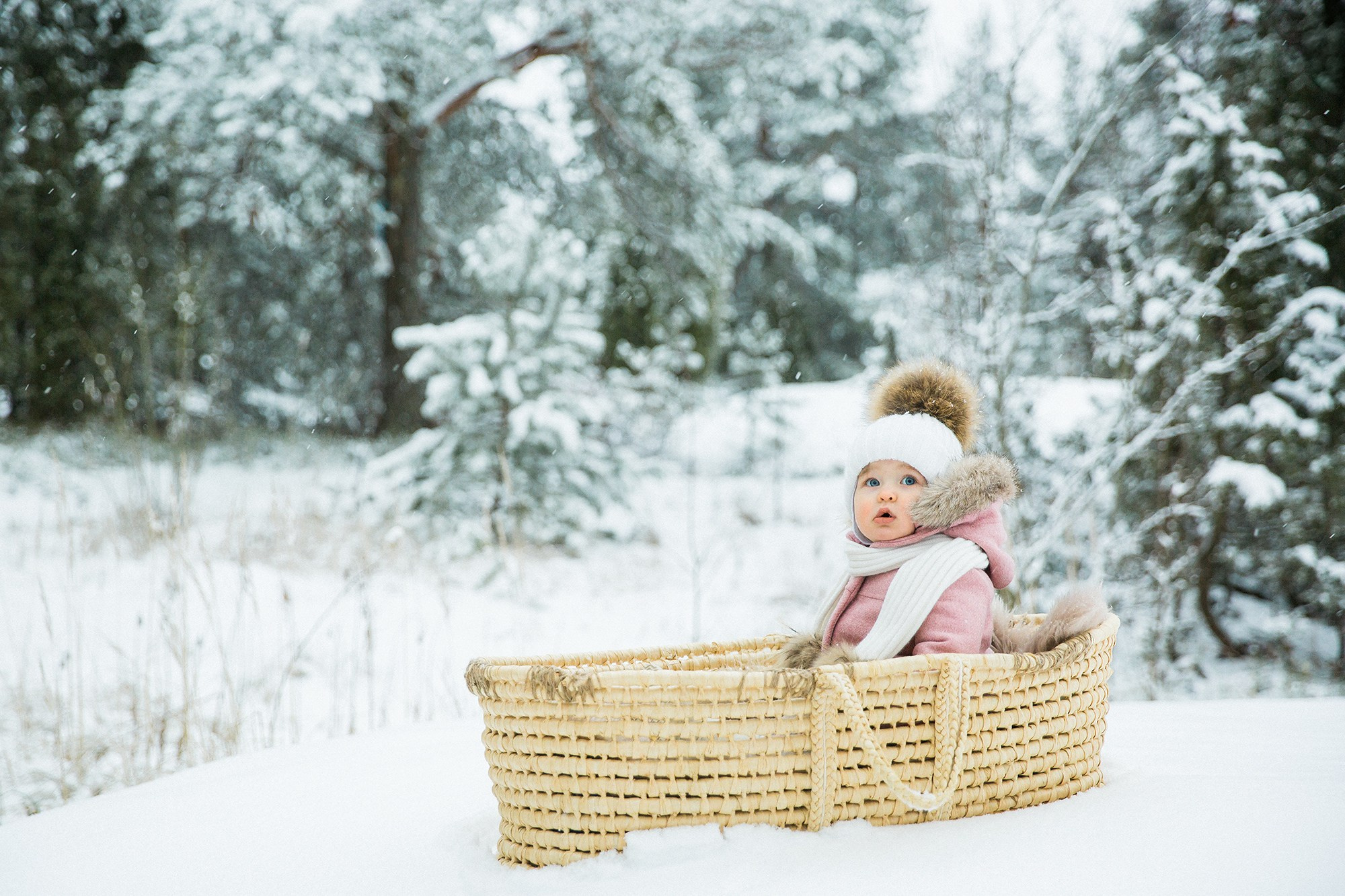 Talvinen perhekuvaus lasten kanssa – lue vinkit ja varaa kuvaus