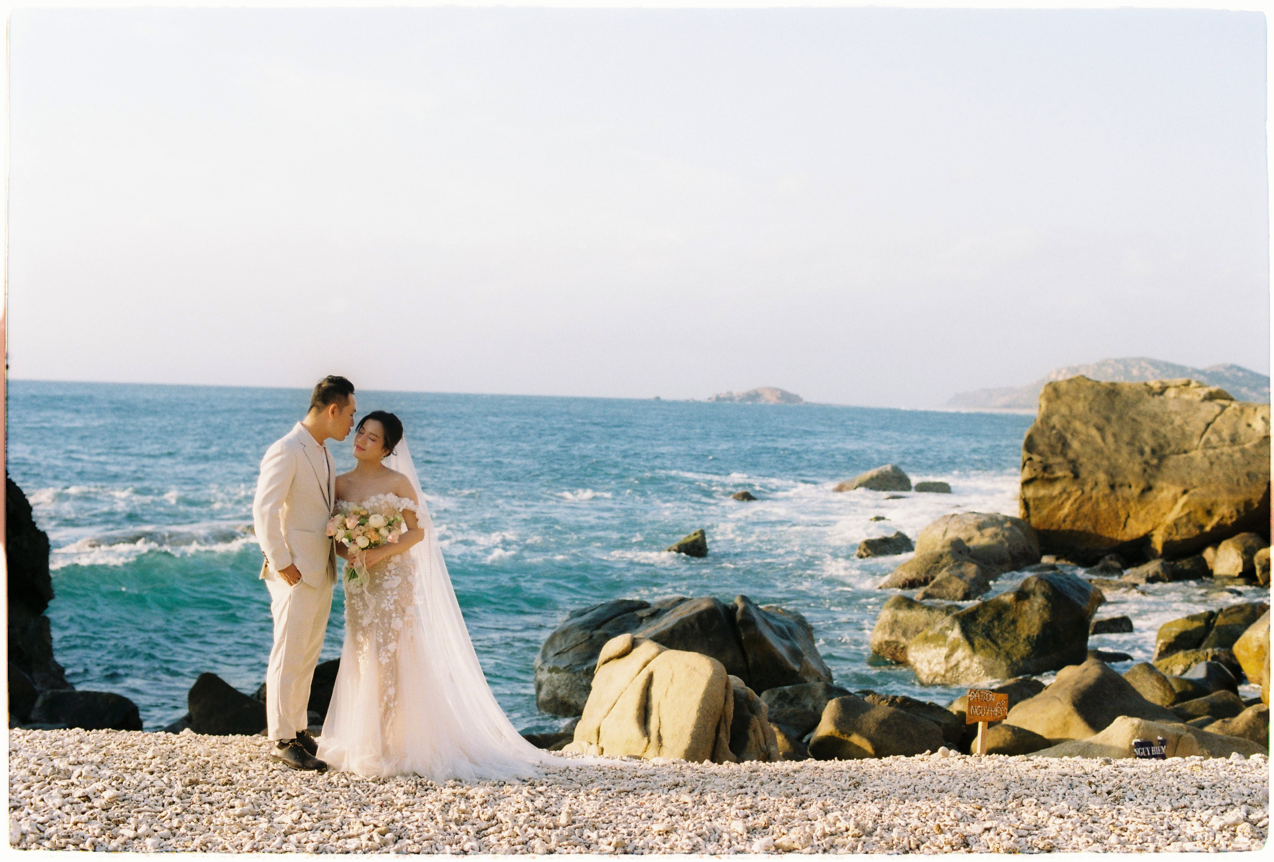 J&V | VINH HY. Anns wedding photography